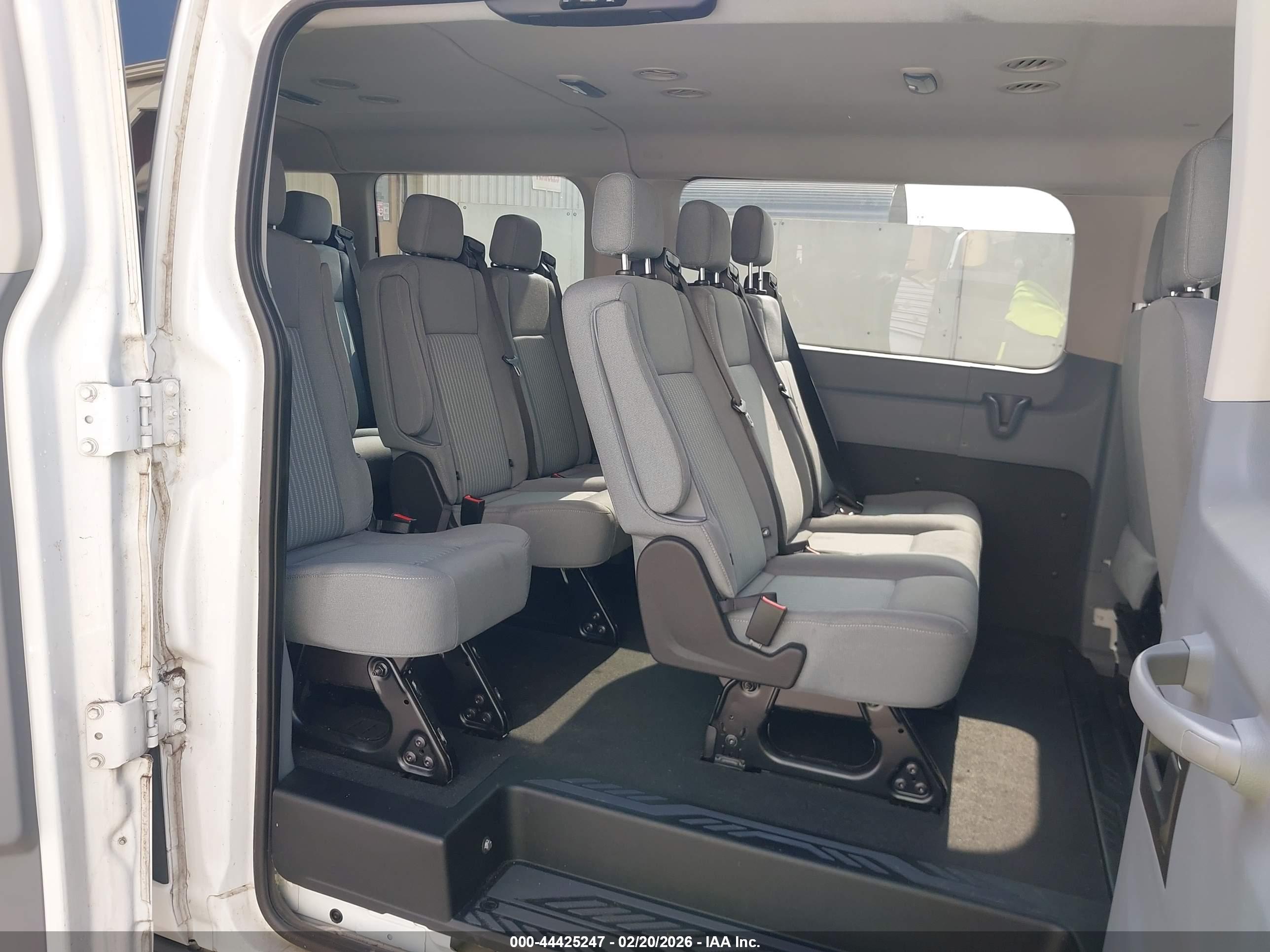 FORD TRANSIT-350 image 8