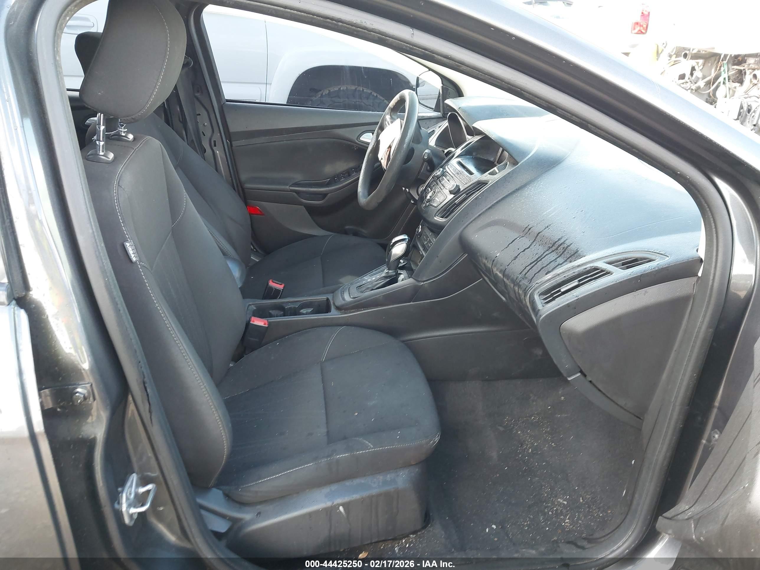FORD FOCUS image 5