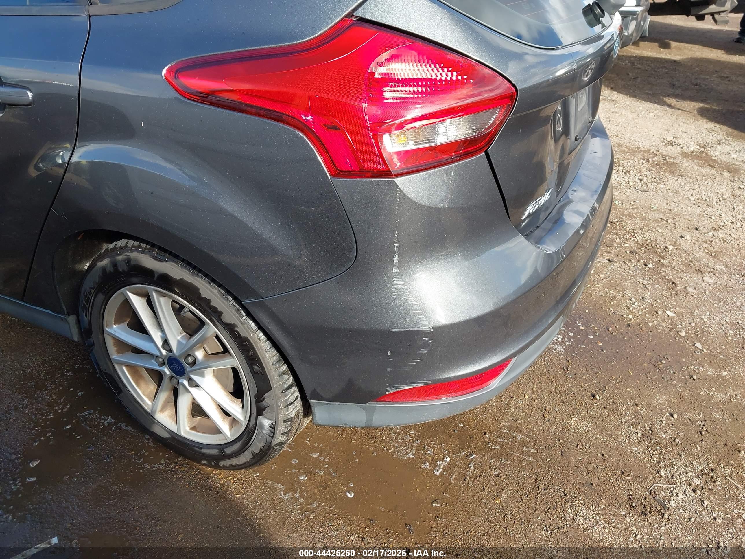 FORD FOCUS image 6