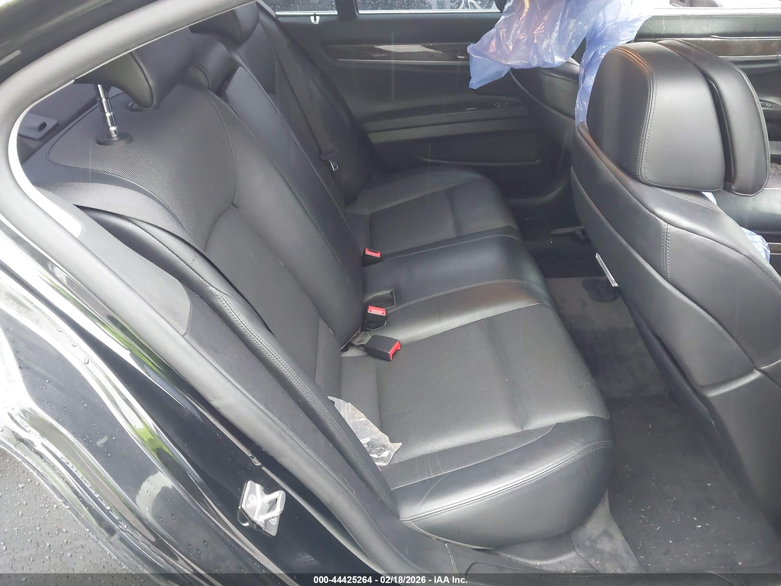 BMW 750I image 8