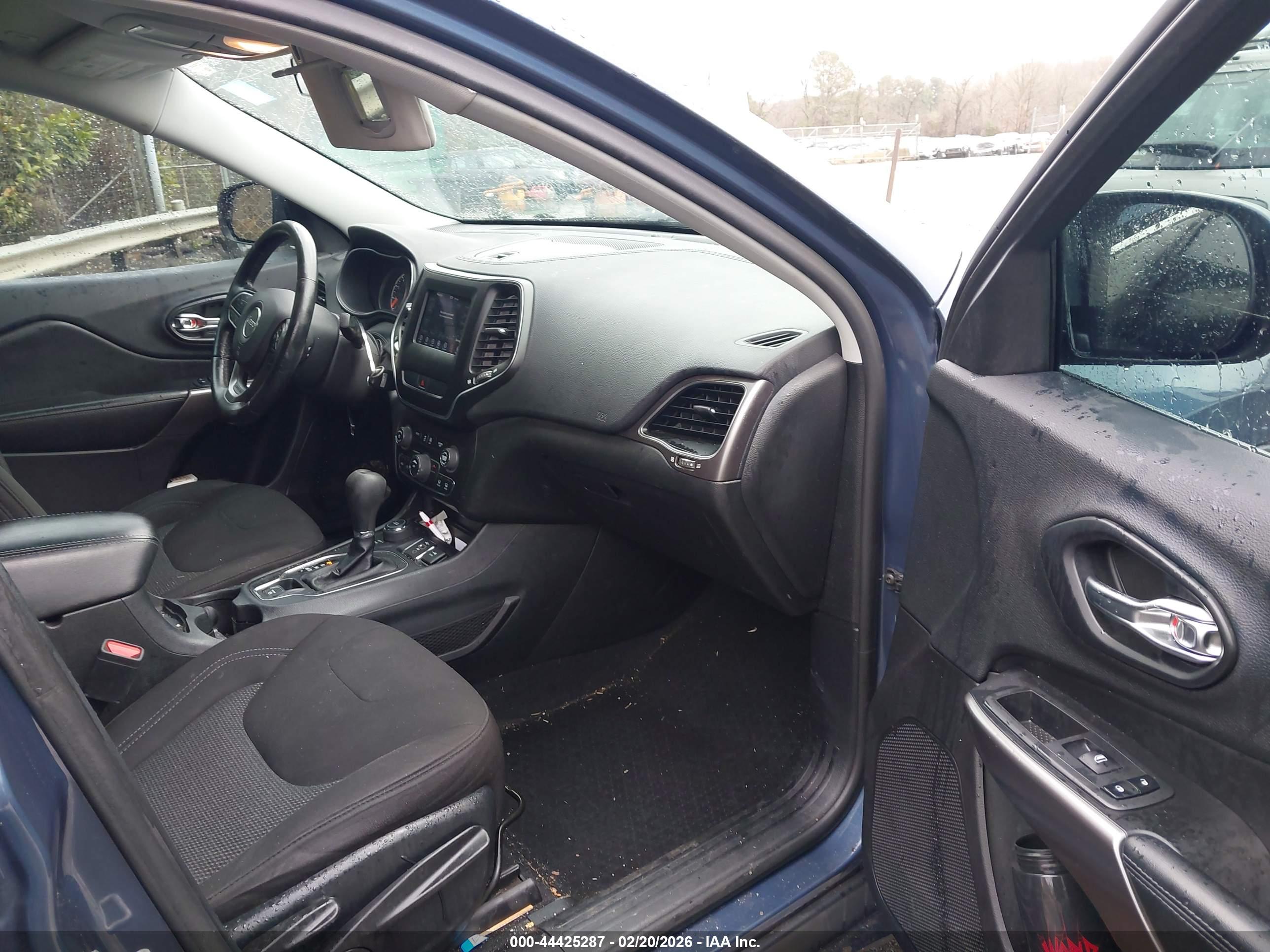 JEEP CHEROKEE image 5