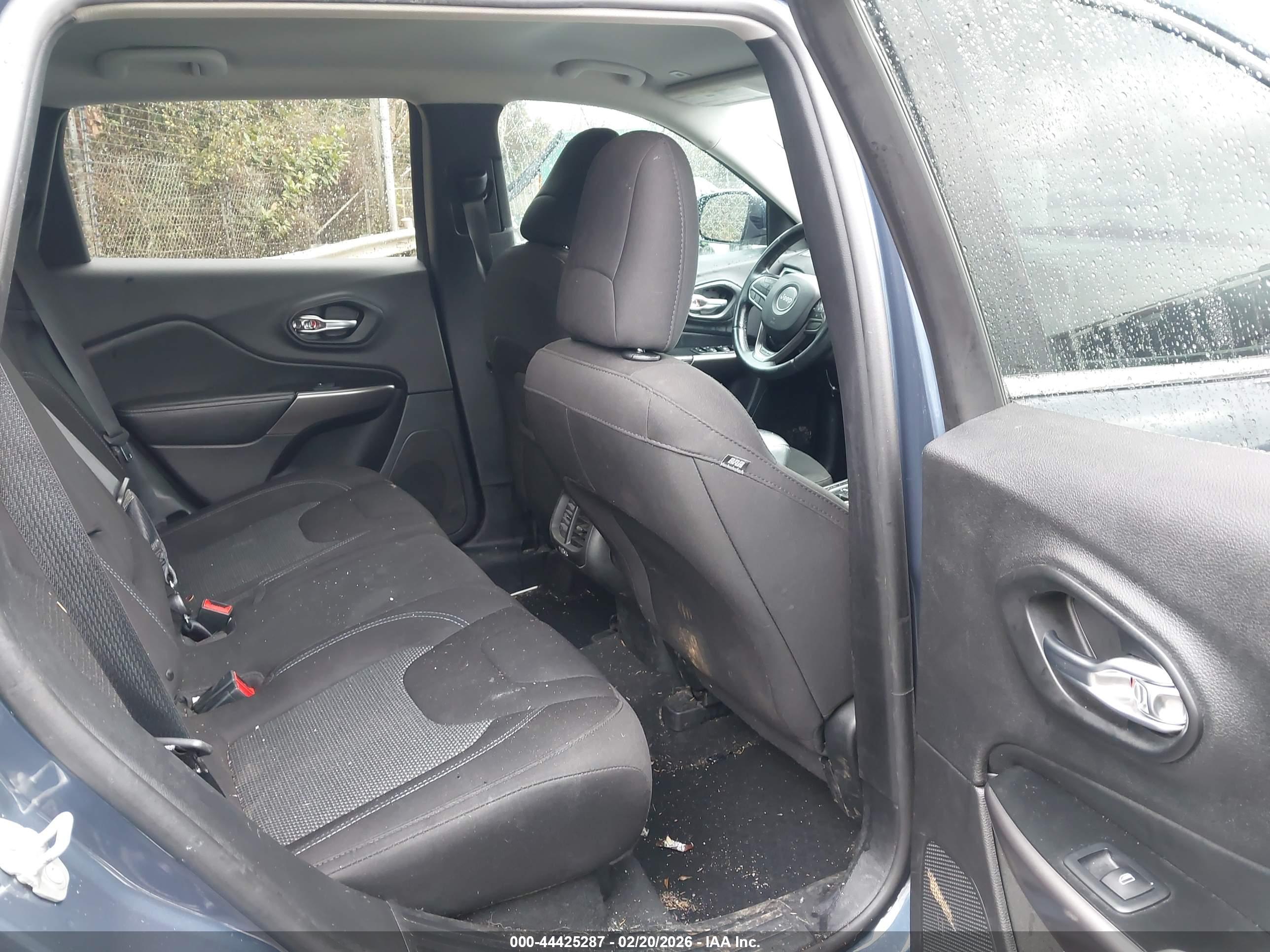 JEEP CHEROKEE image 8