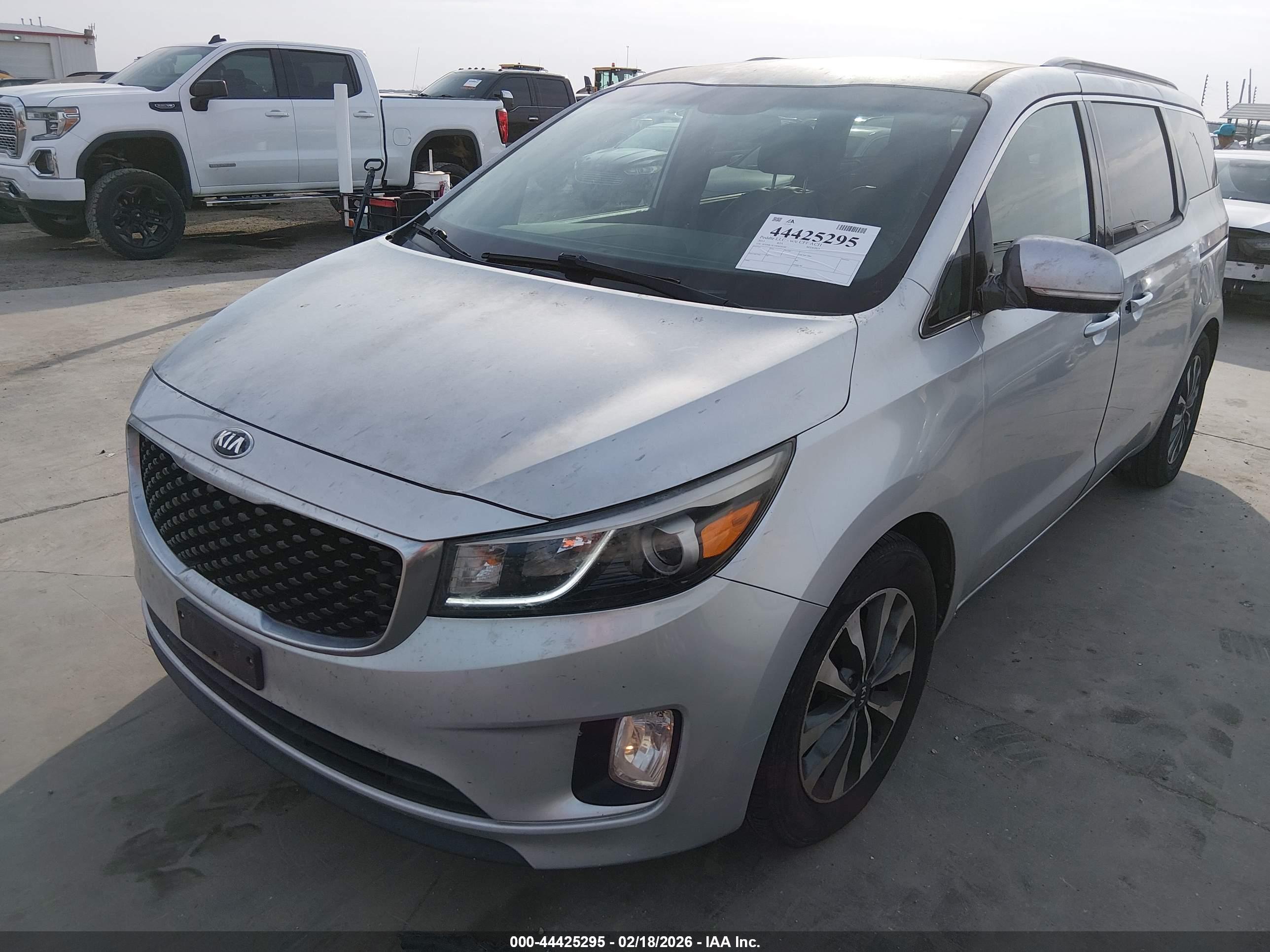 KIA SEDONA image 2