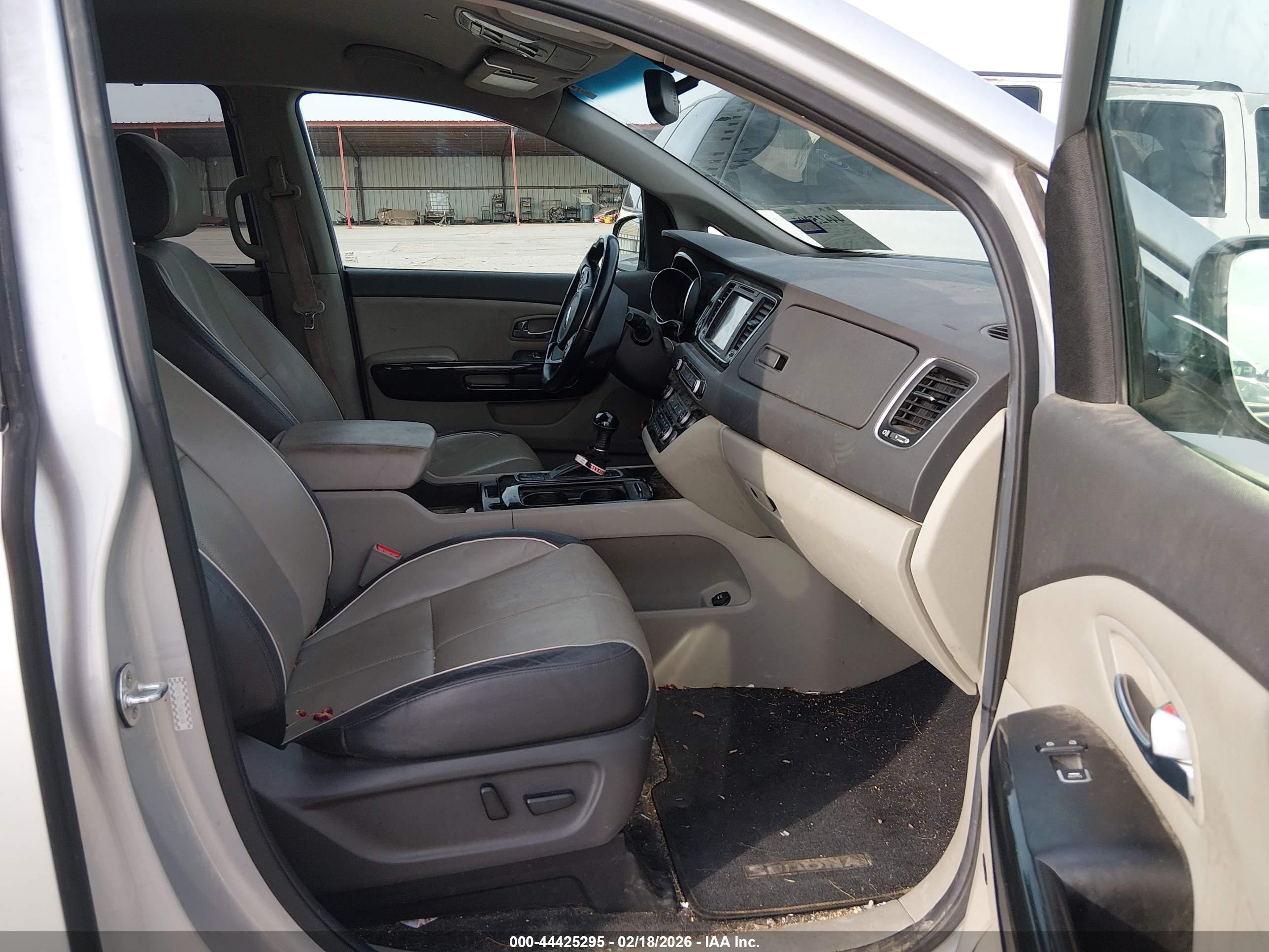 KIA SEDONA image 5