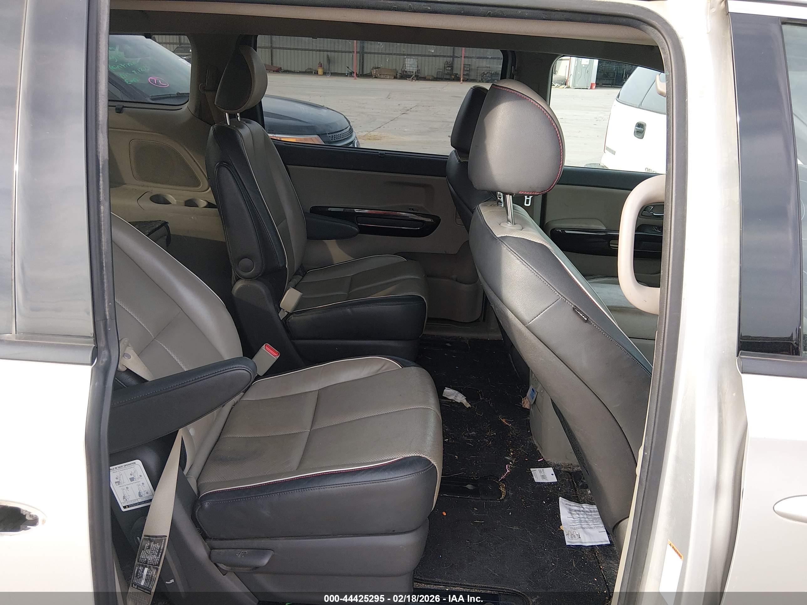 KIA SEDONA image 8