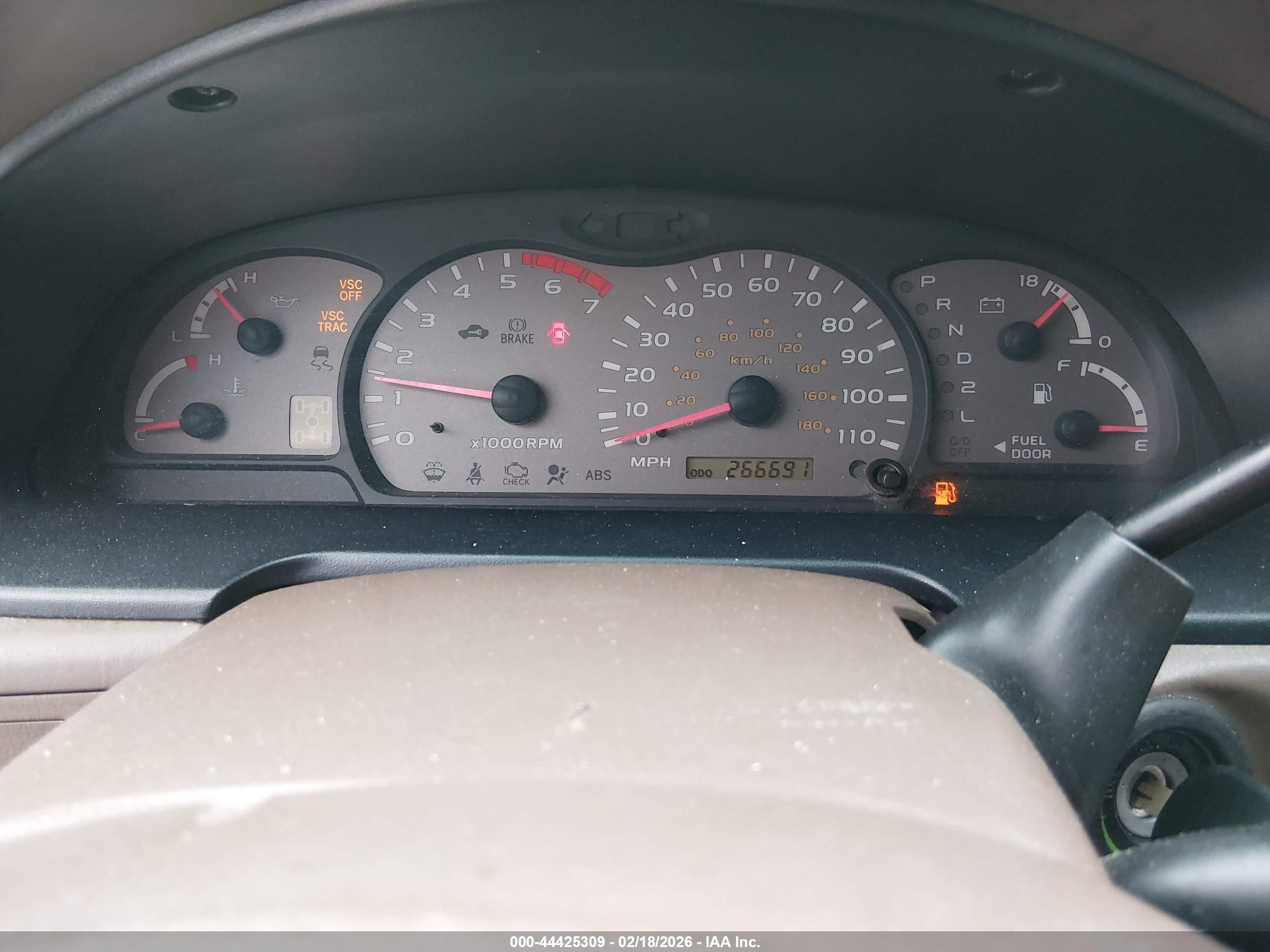 TOYOTA SEQUOIA image 7