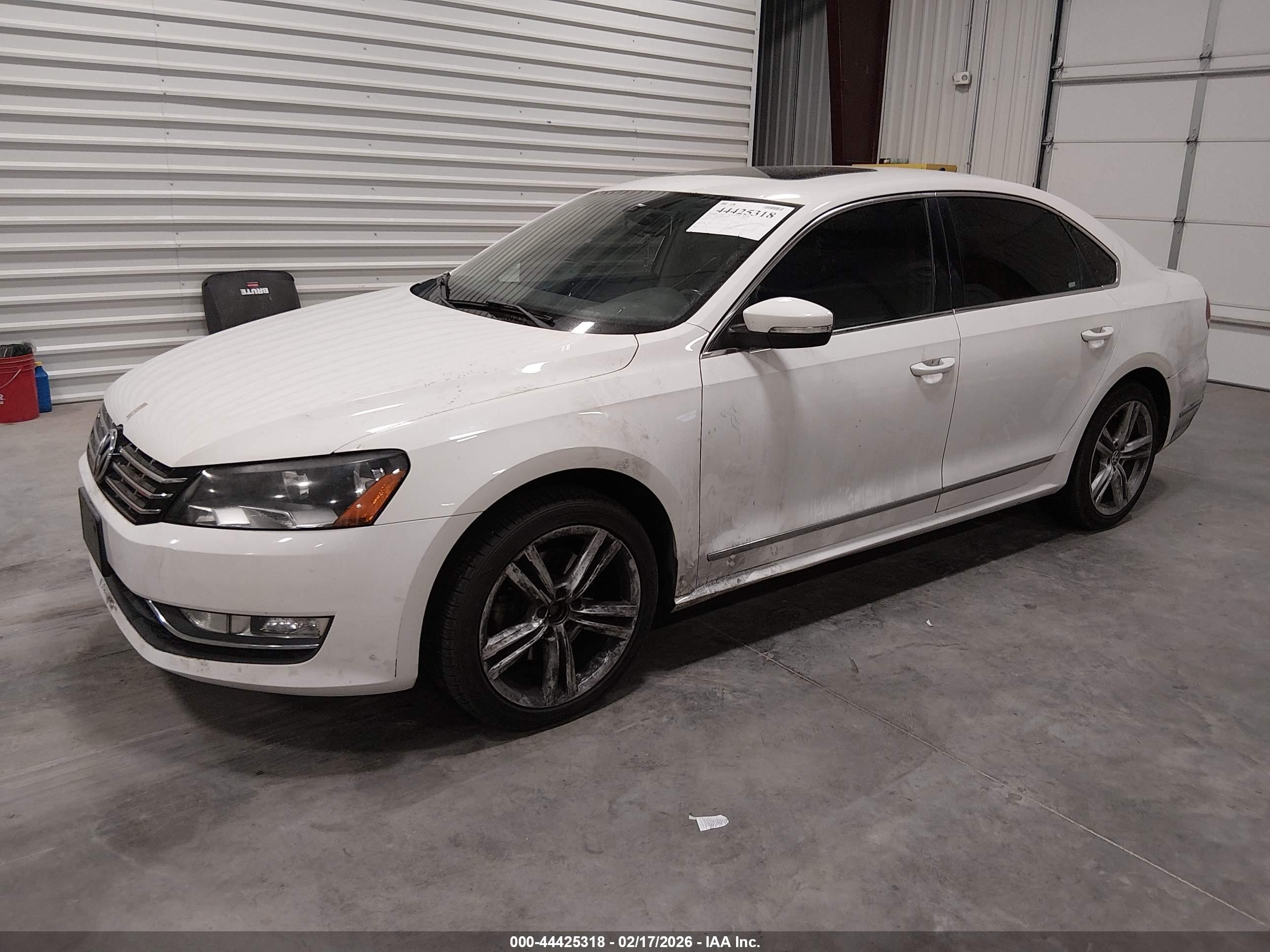 VOLKSWAGEN PASSAT image 2