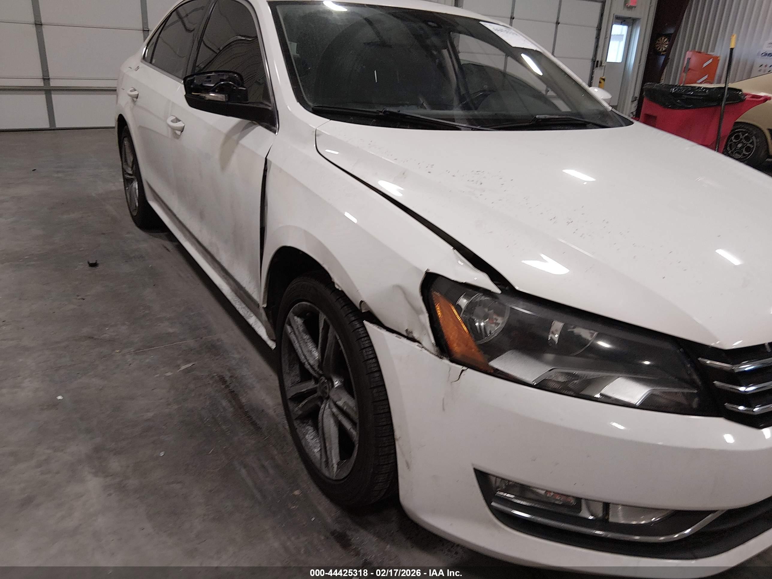 VOLKSWAGEN PASSAT image 6