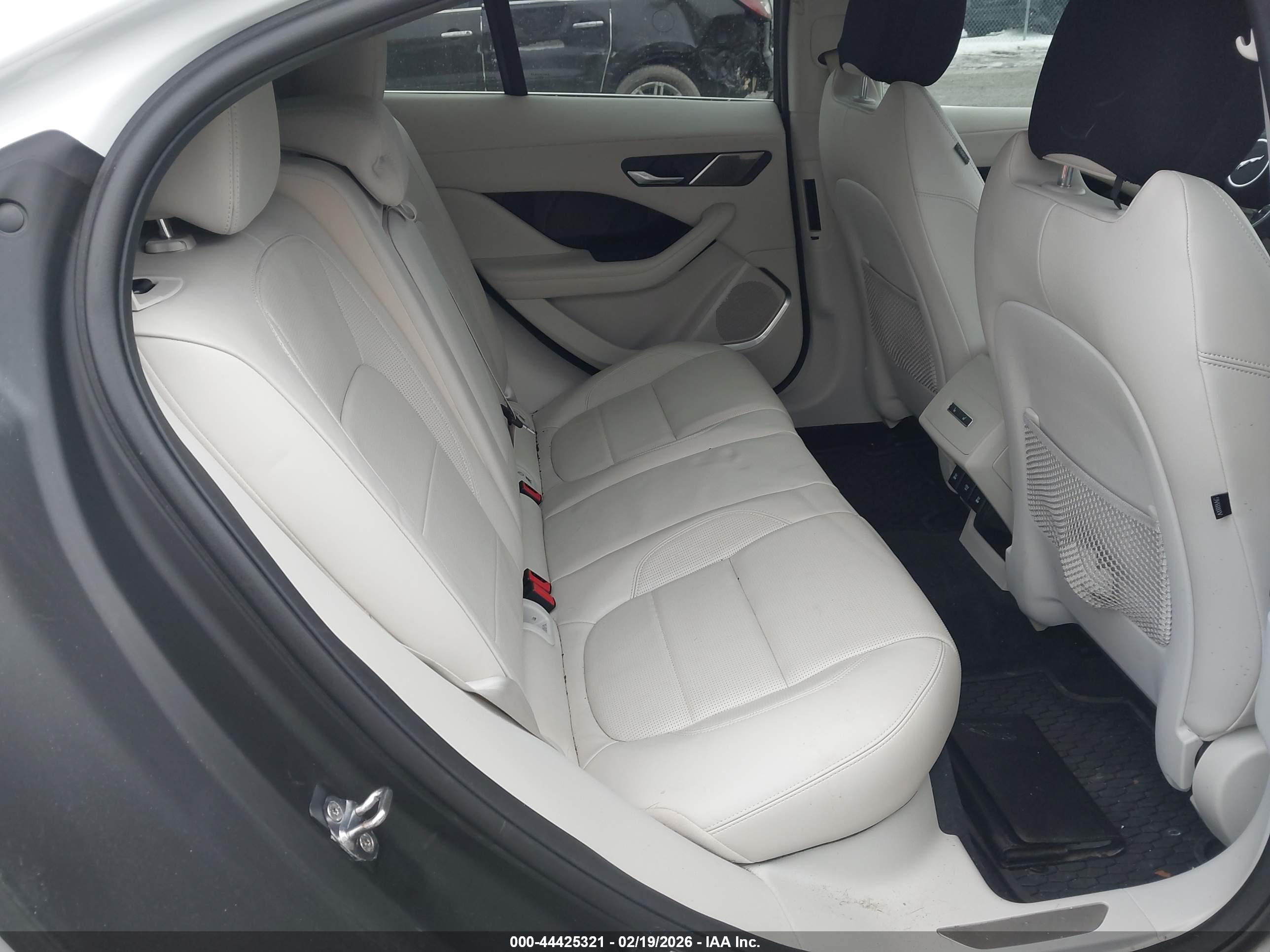 JAGUAR I-PACE image 8