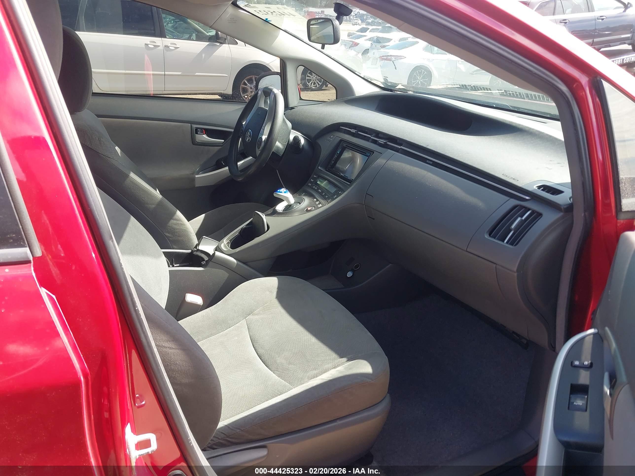 TOYOTA PRIUS image 5