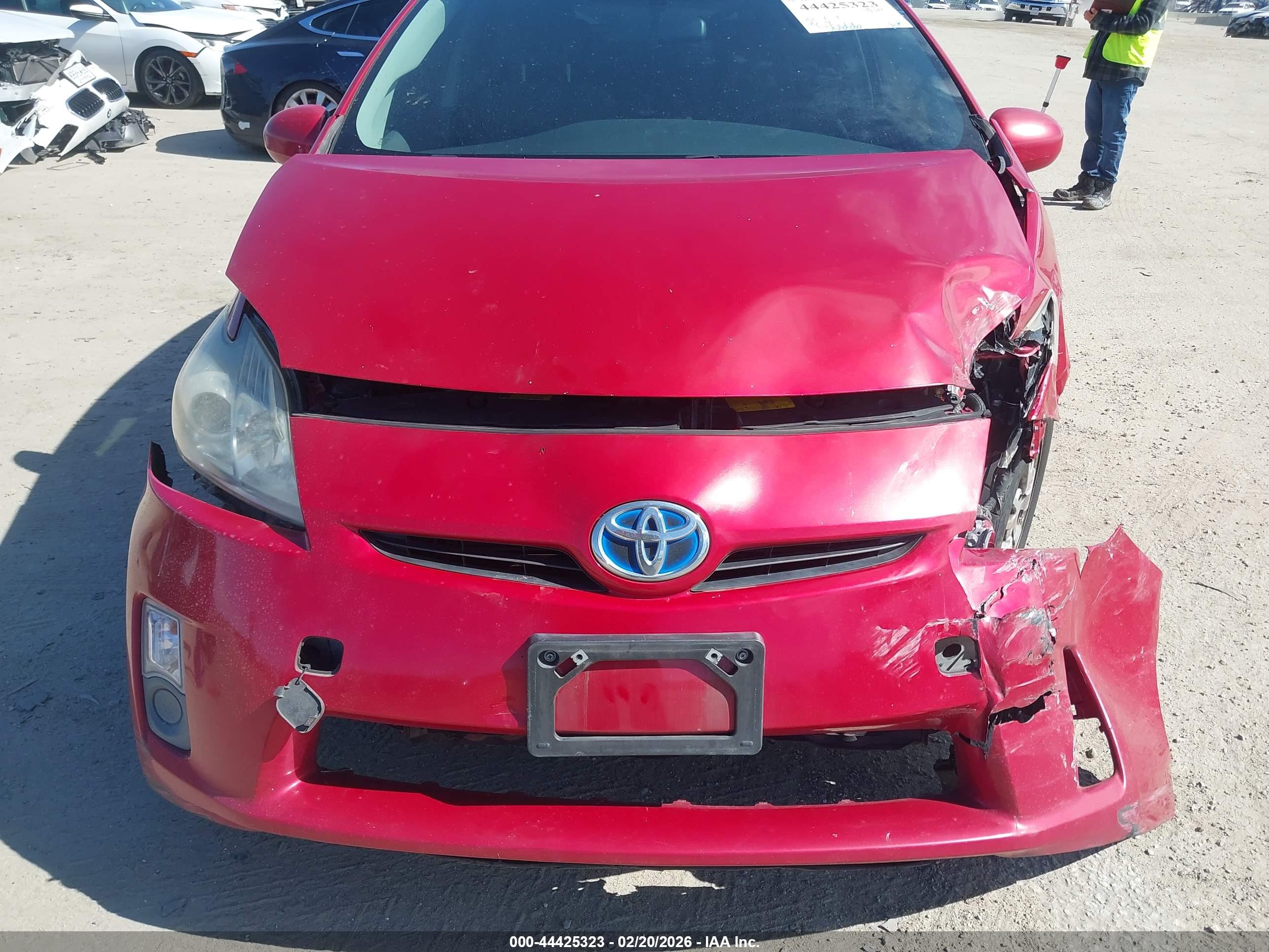 TOYOTA PRIUS image 6