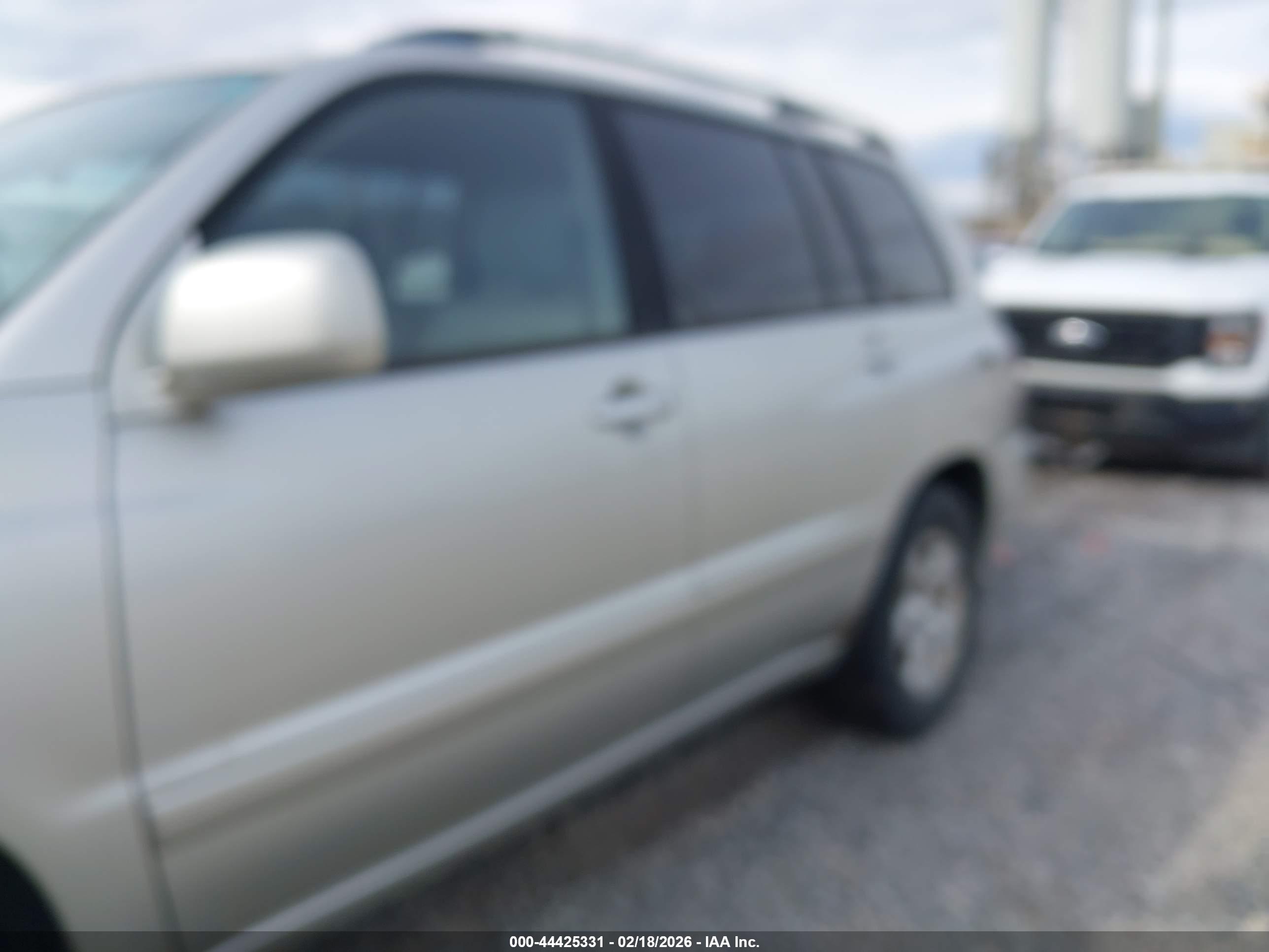 TOYOTA HIGHLANDER image 6