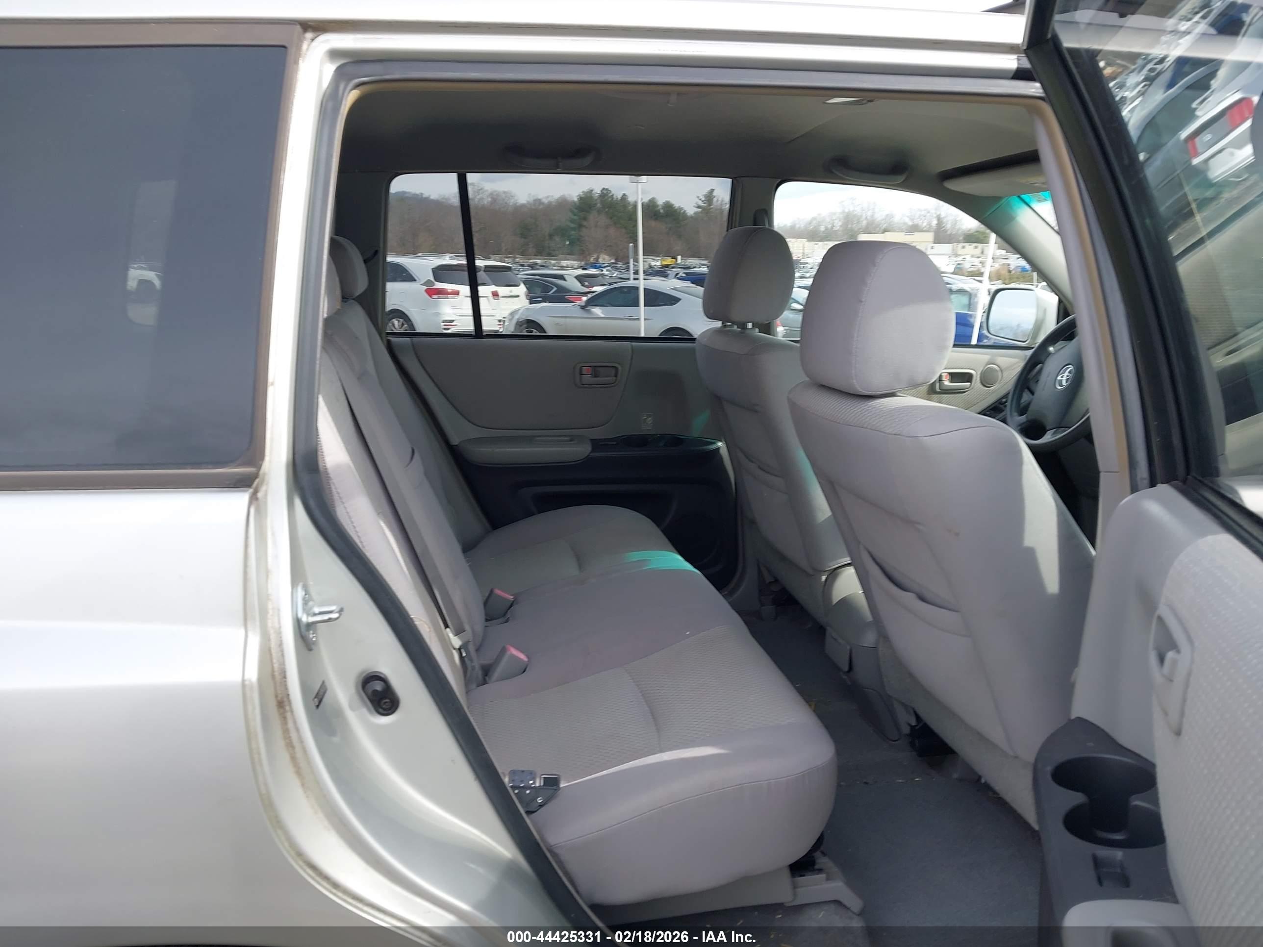 TOYOTA HIGHLANDER image 8
