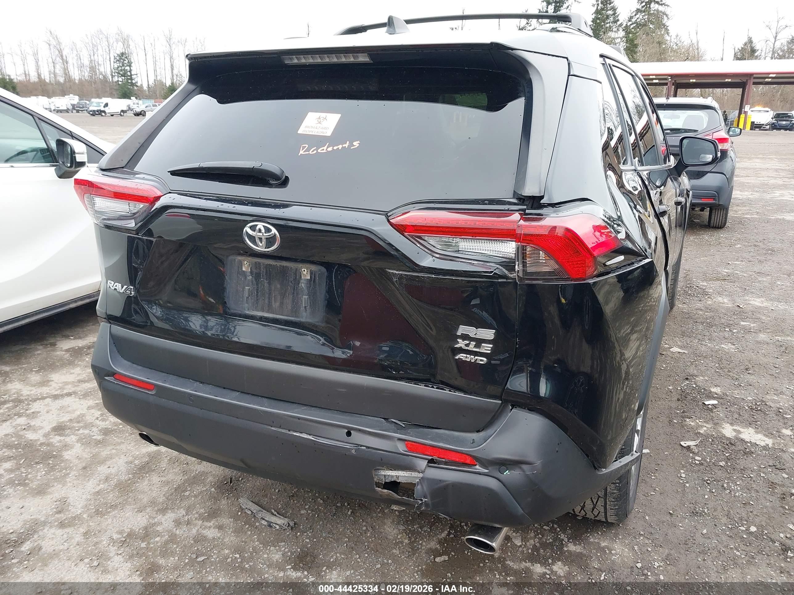 TOYOTA RAV4 image 6
