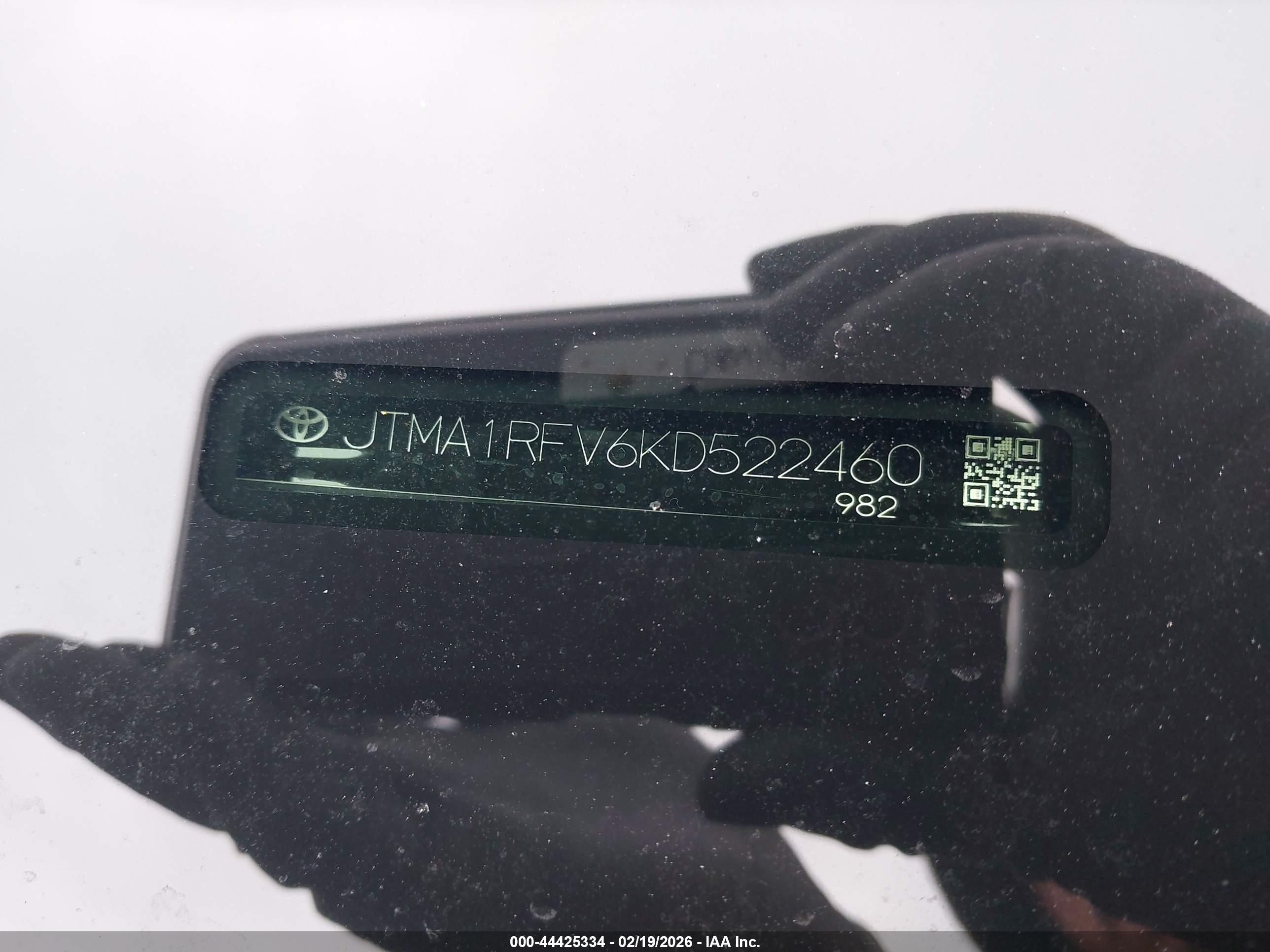 TOYOTA RAV4 image 9