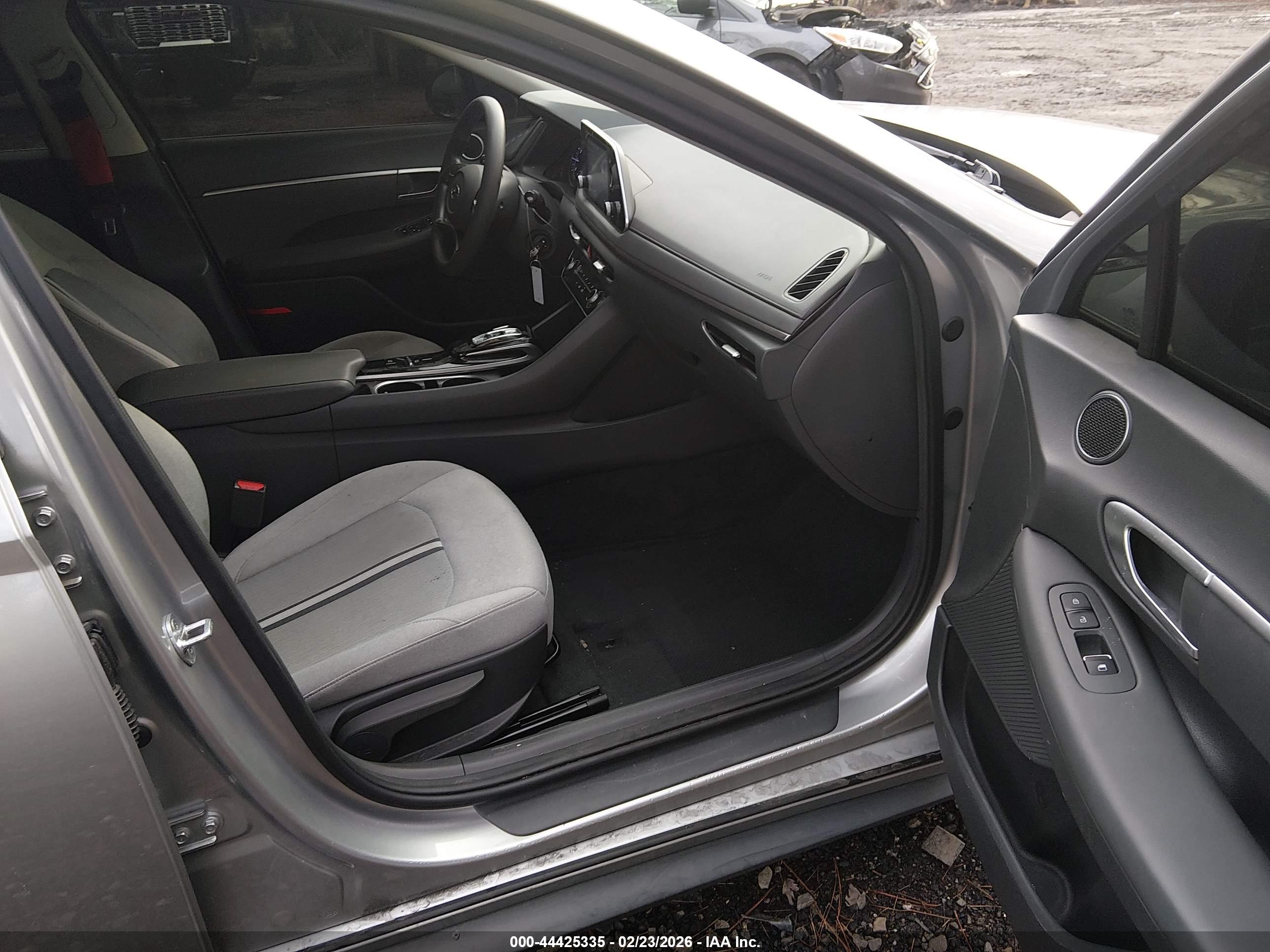 HYUNDAI SONATA image 5