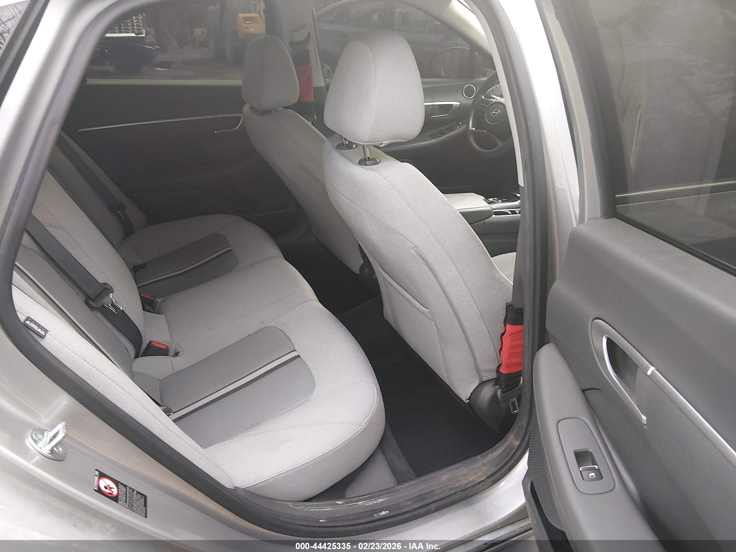HYUNDAI SONATA image 8