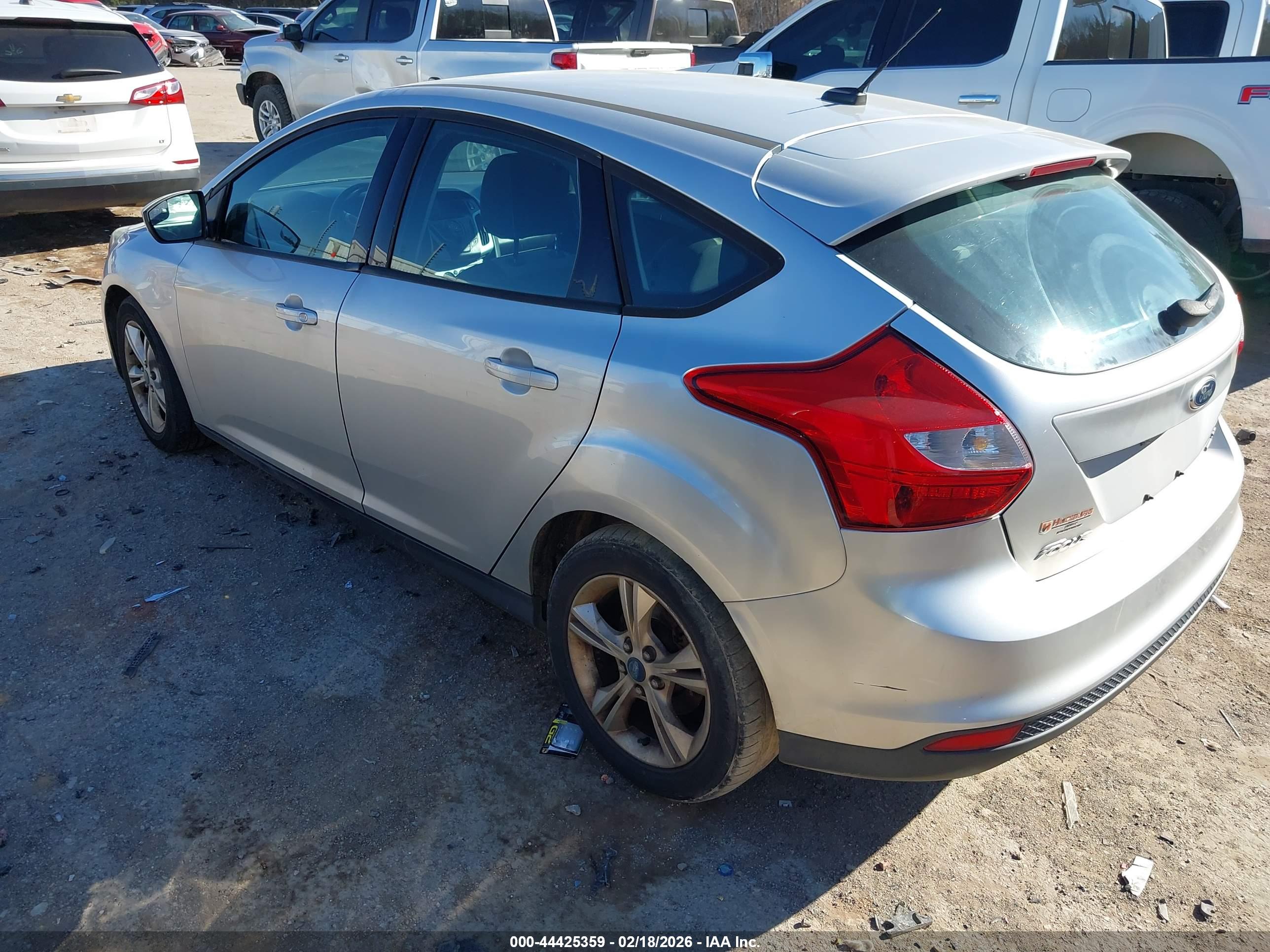 FORD FOCUS image 3