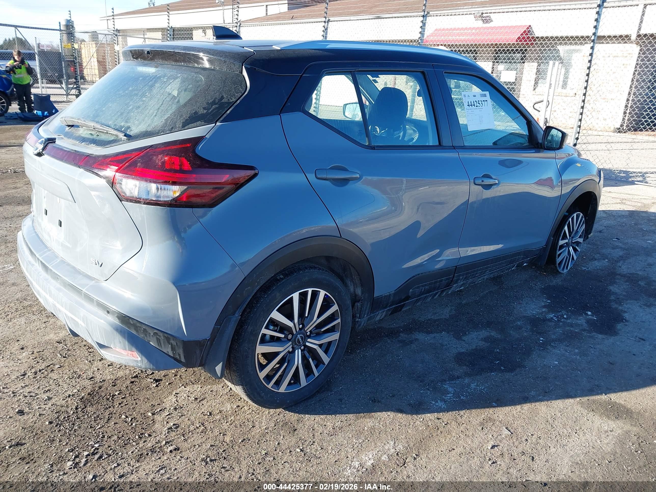 NISSAN KICKS image 4