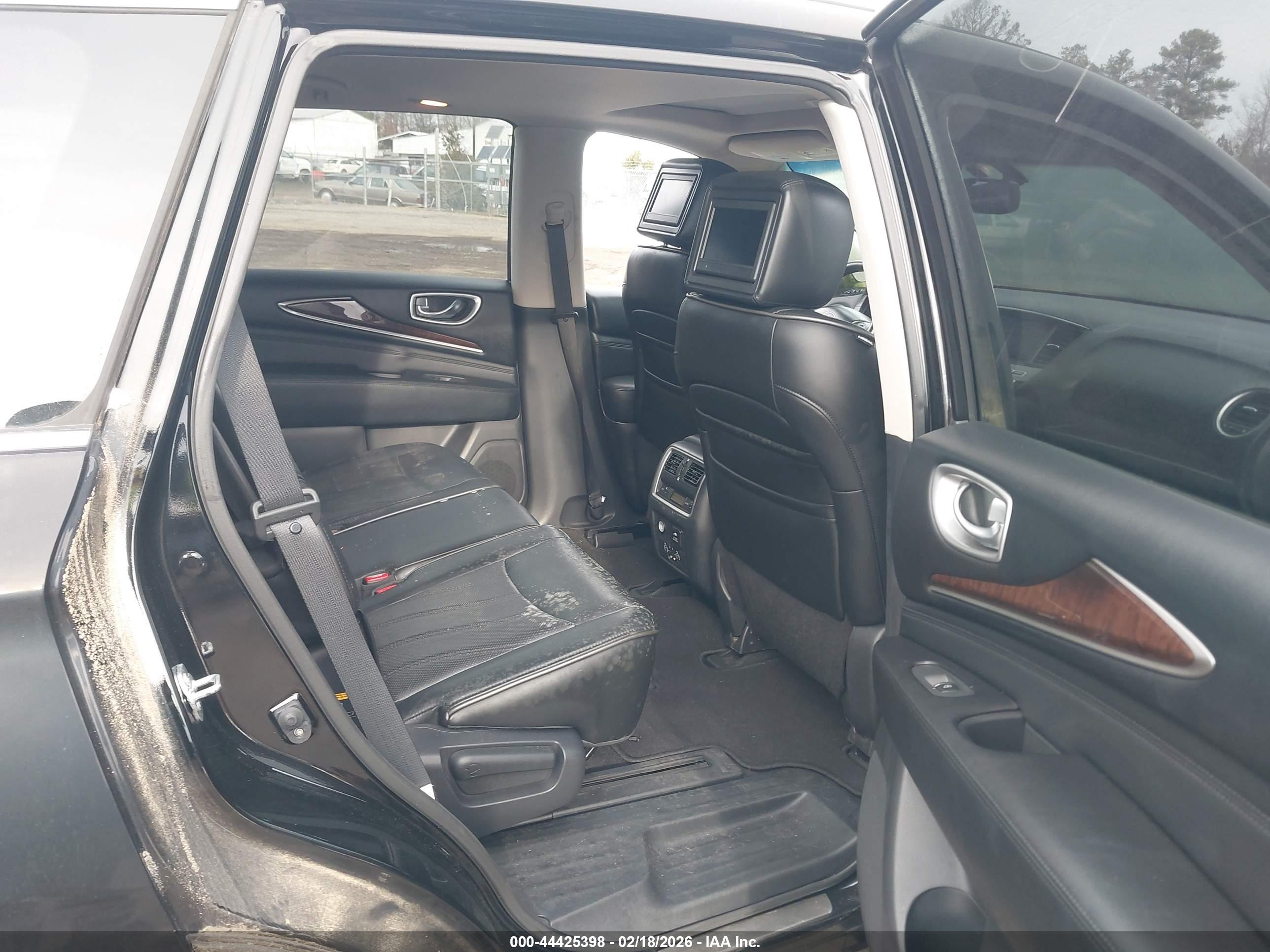INFINITI JX35 image 8