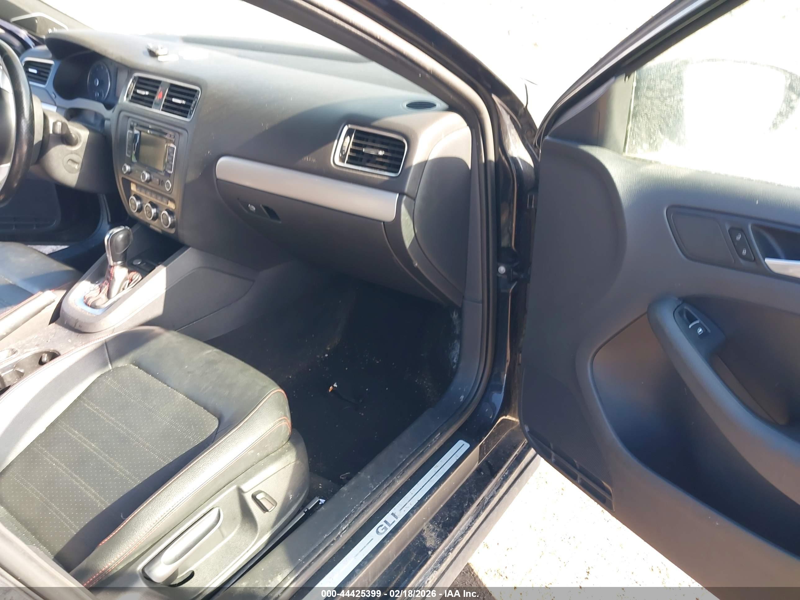 VOLKSWAGEN JETTA image 5