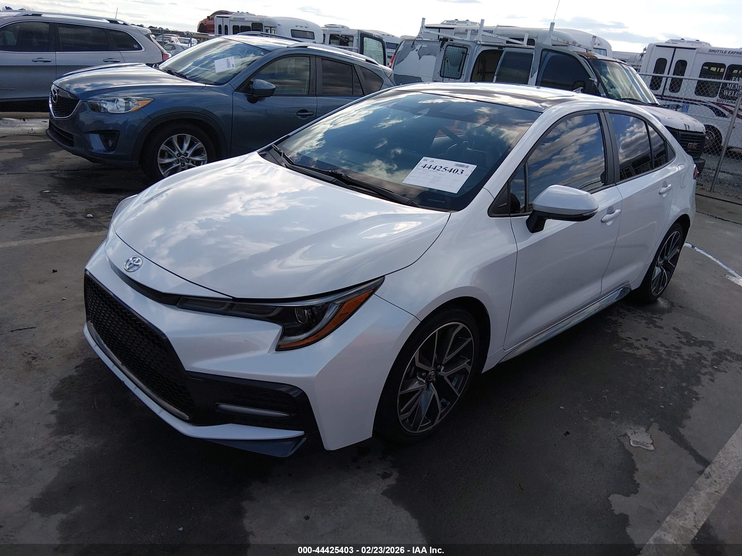 TOYOTA COROLLA image 2