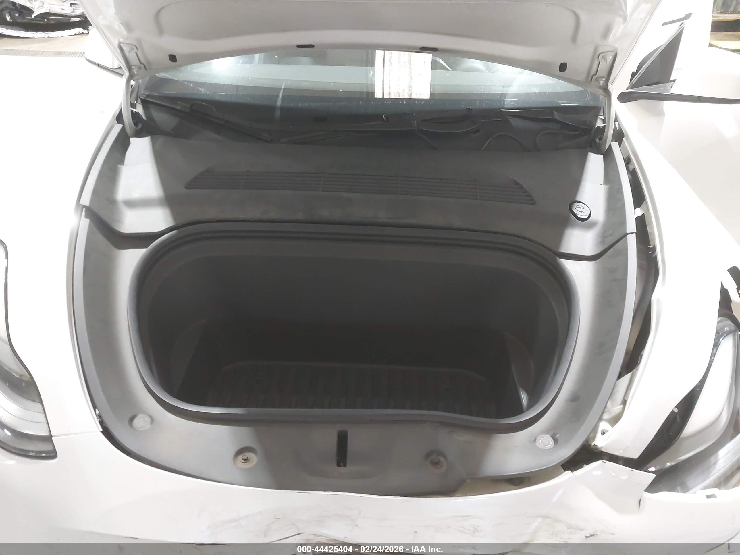 TESLA MODEL image 10