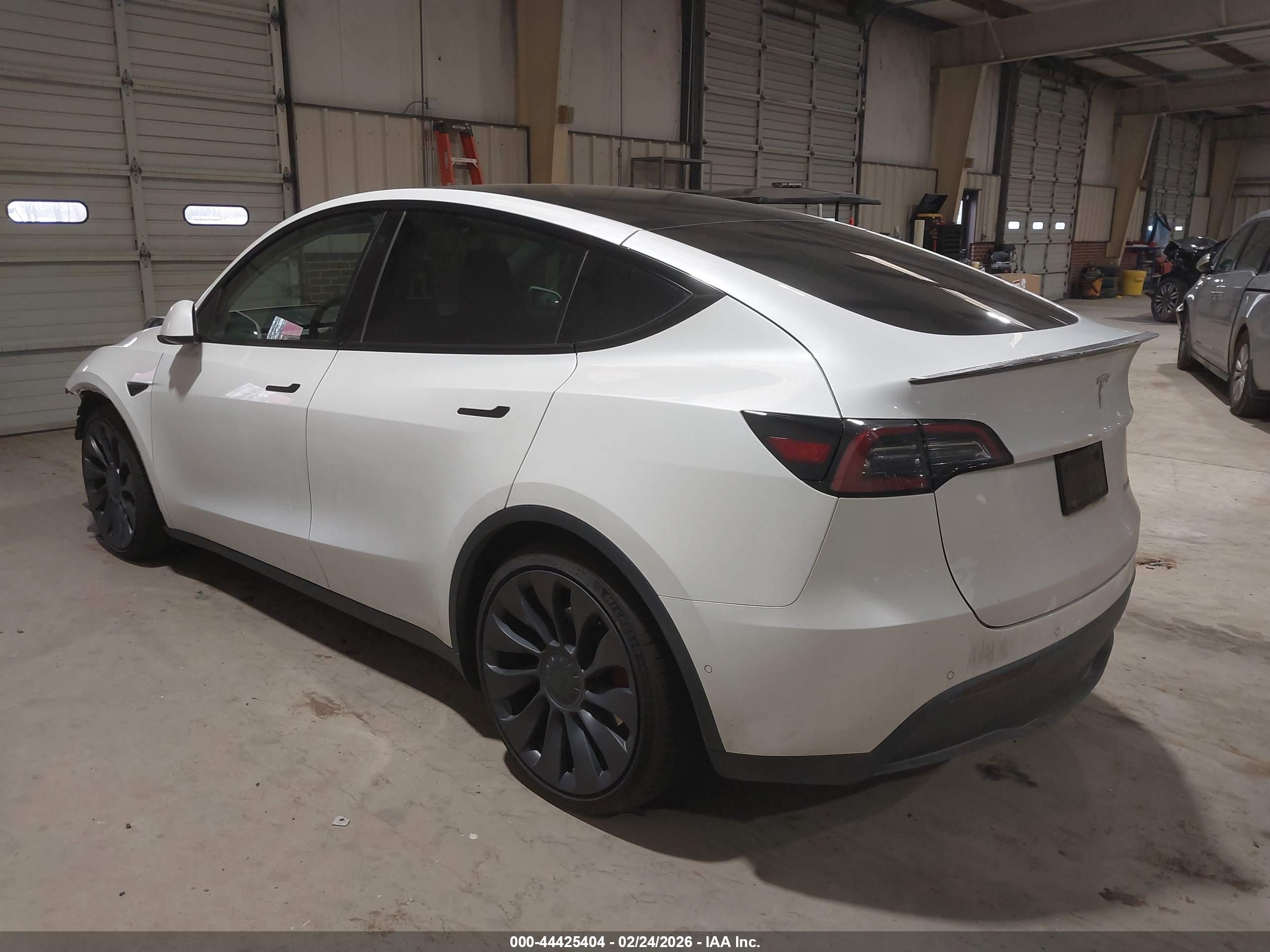 TESLA MODEL image 3