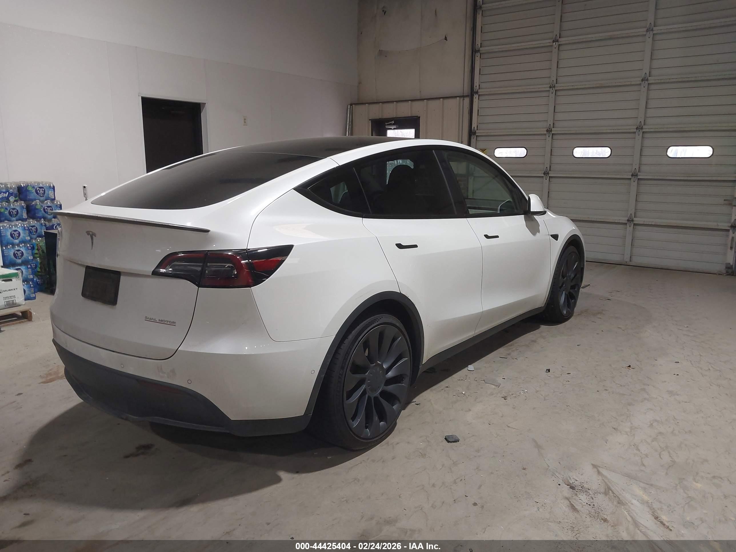 TESLA MODEL image 4