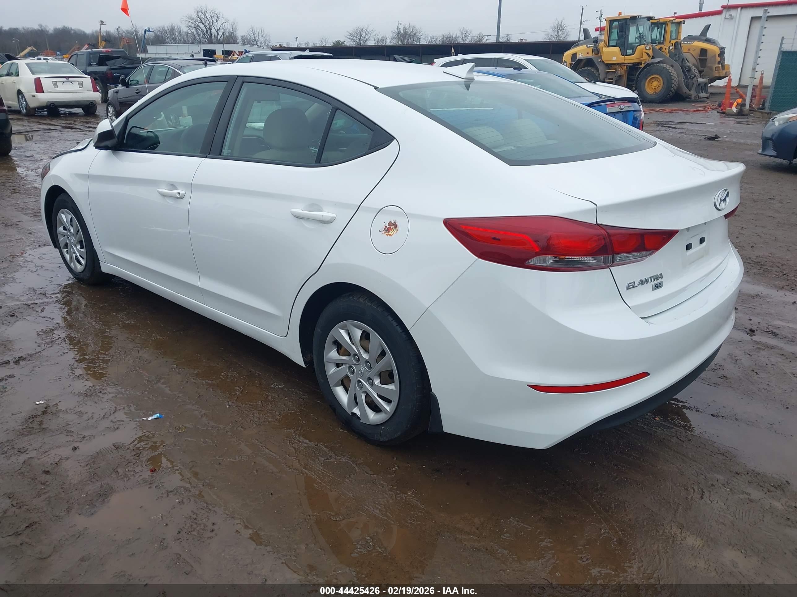 HYUNDAI ELANTRA image 3