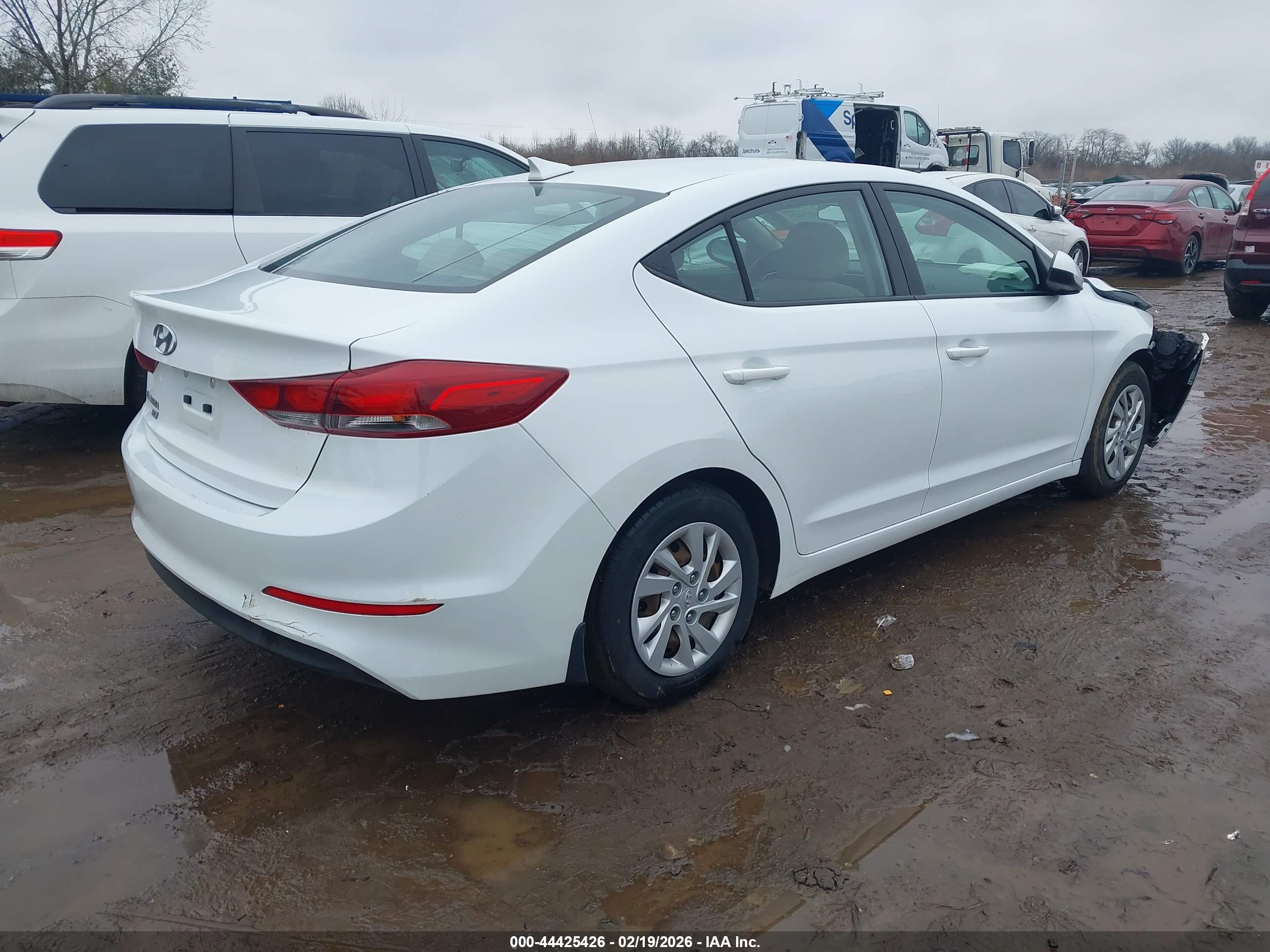 HYUNDAI ELANTRA image 4