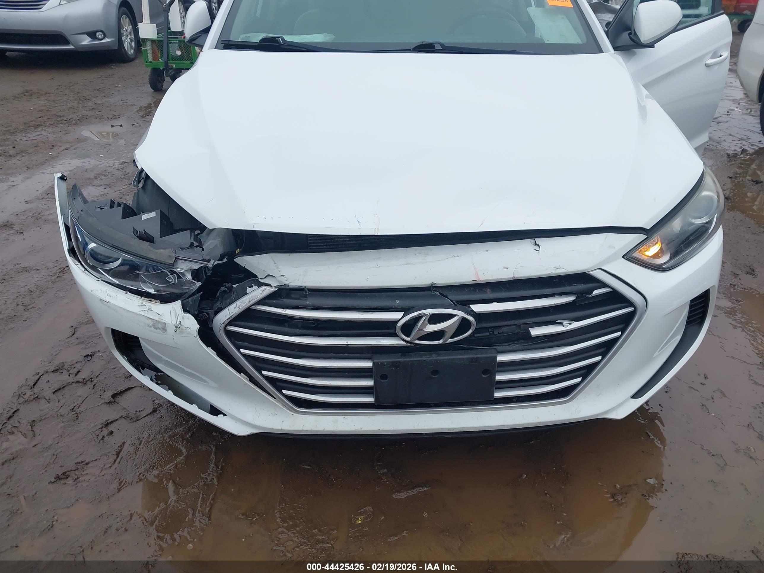 HYUNDAI ELANTRA image 6