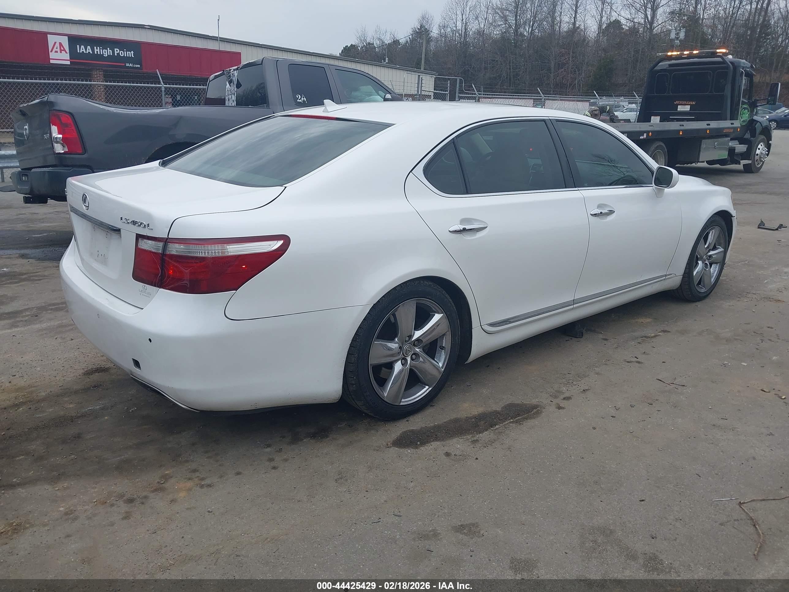 LEXUS LS image 4
