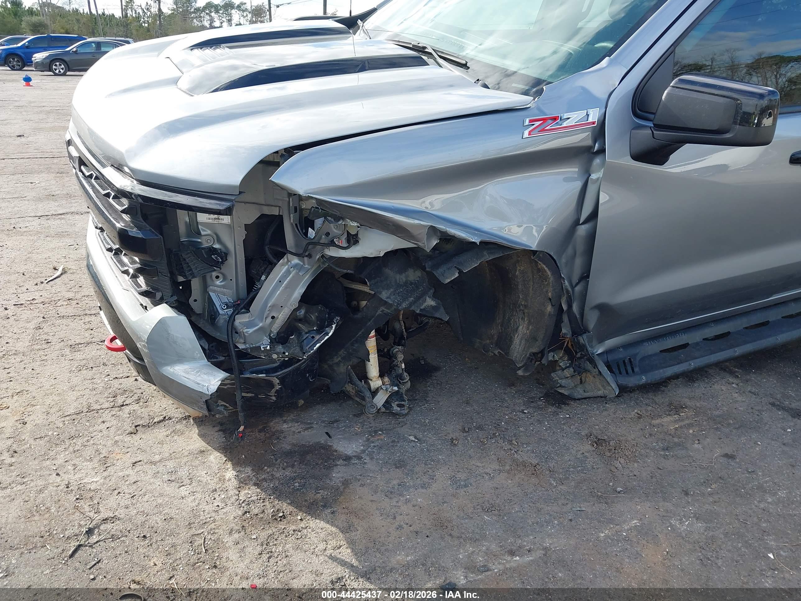 CHEVROLET SILVERADO image 6