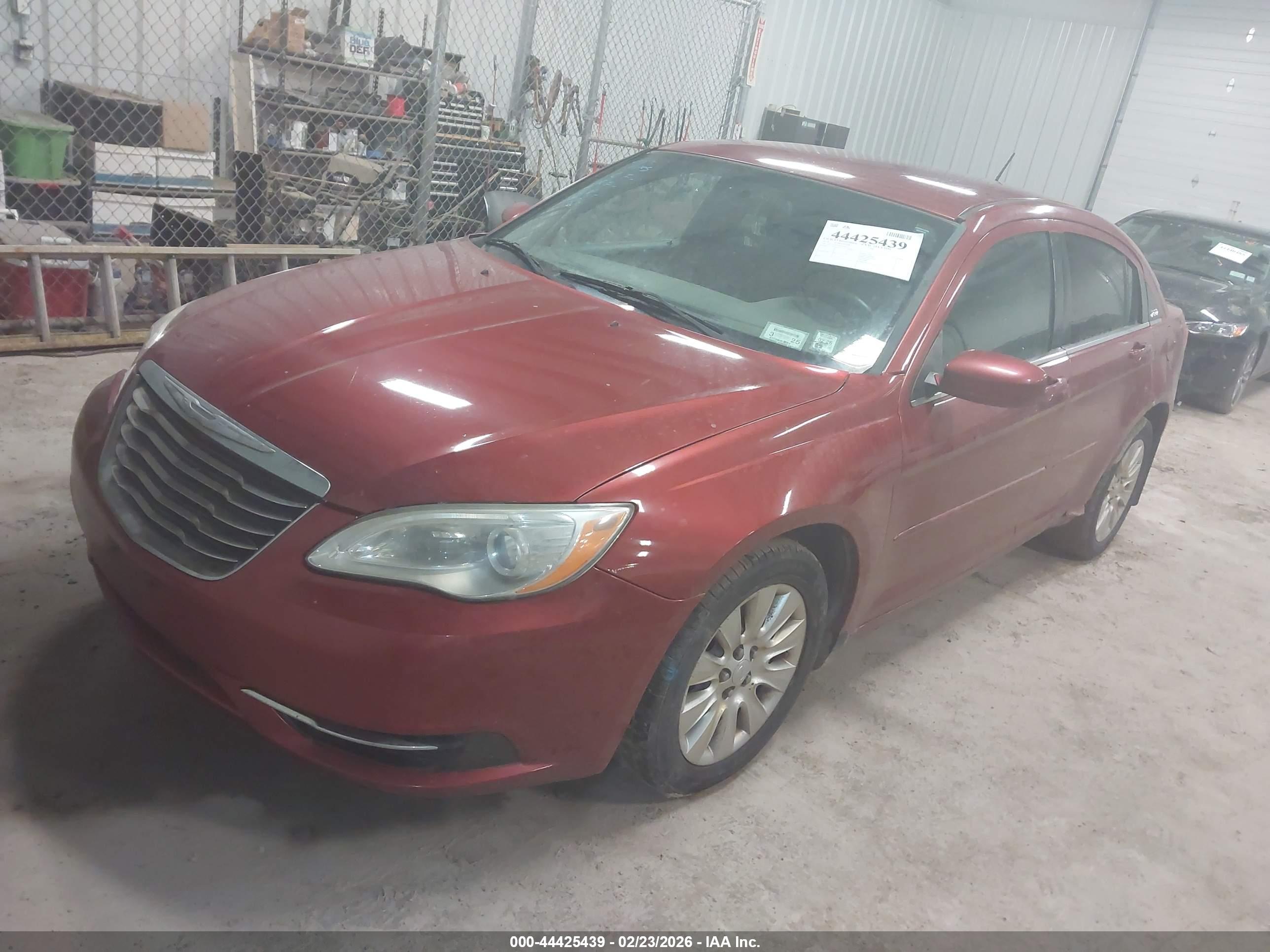 CHRYSLER 200 image 2