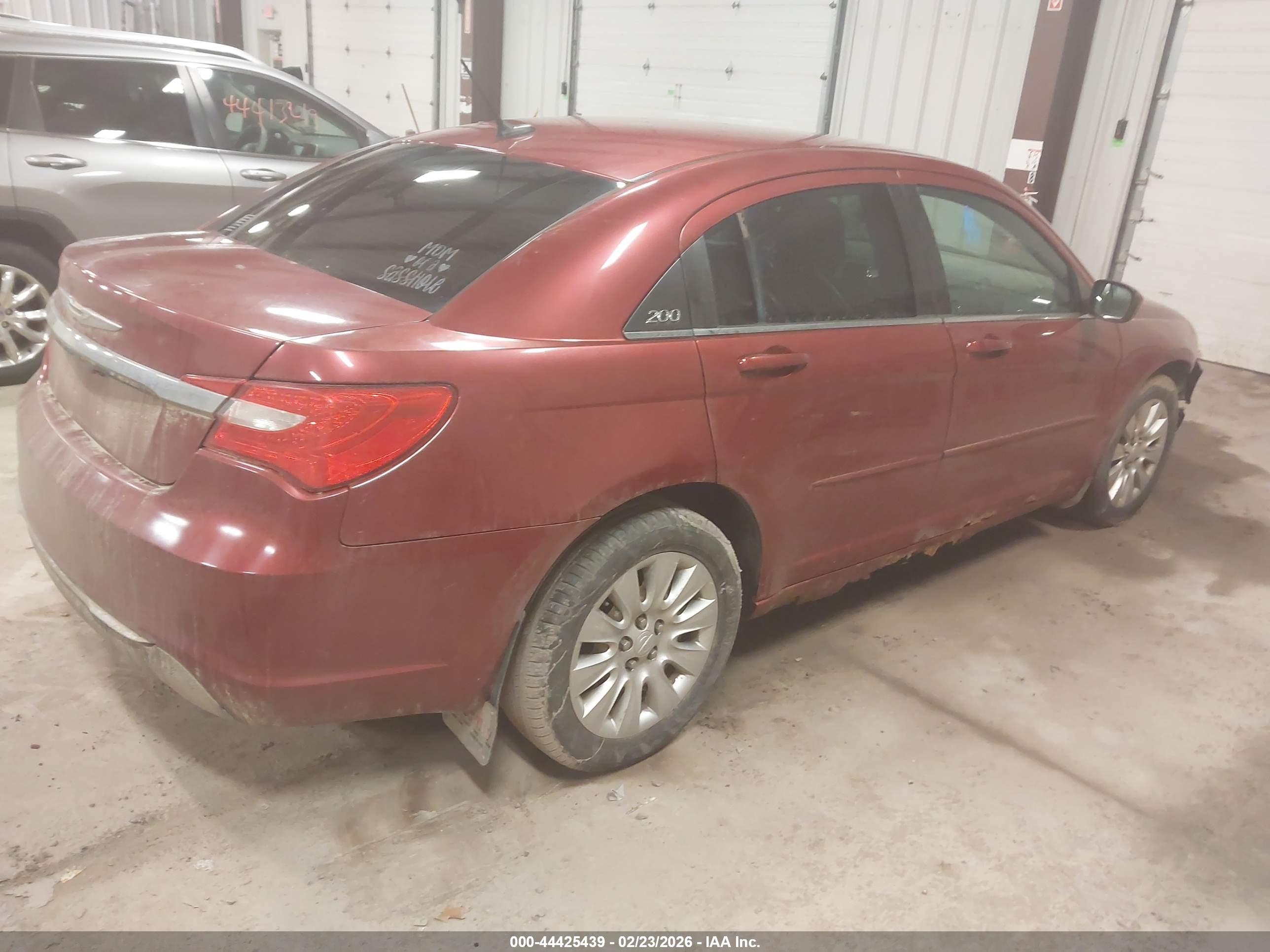 CHRYSLER 200 image 4