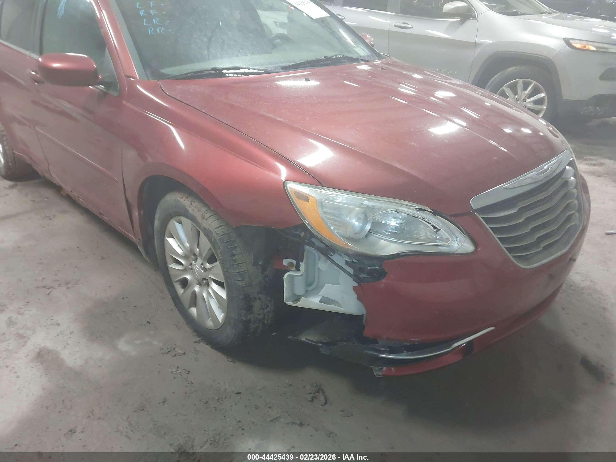 CHRYSLER 200 image 6
