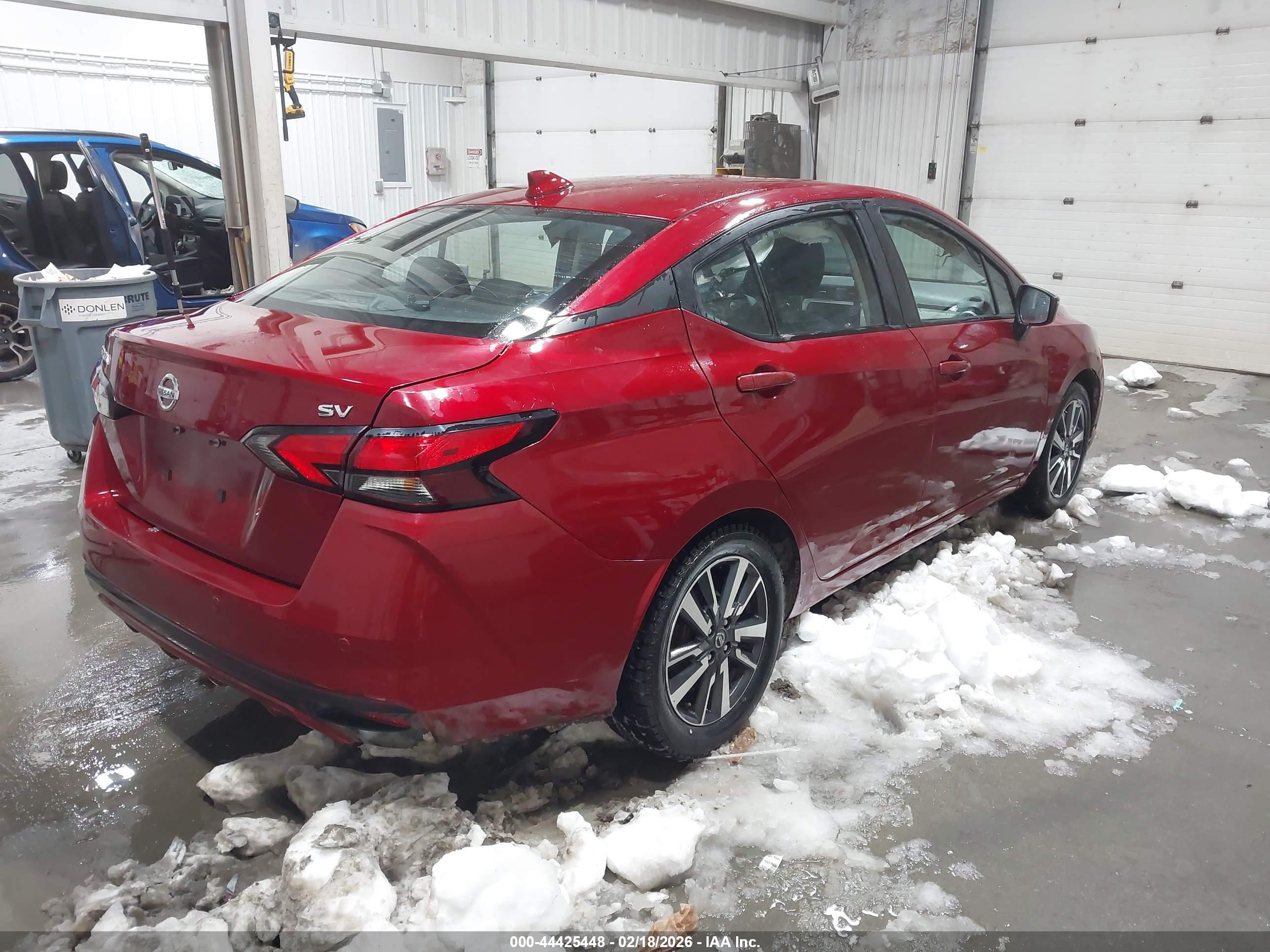NISSAN VERSA image 4