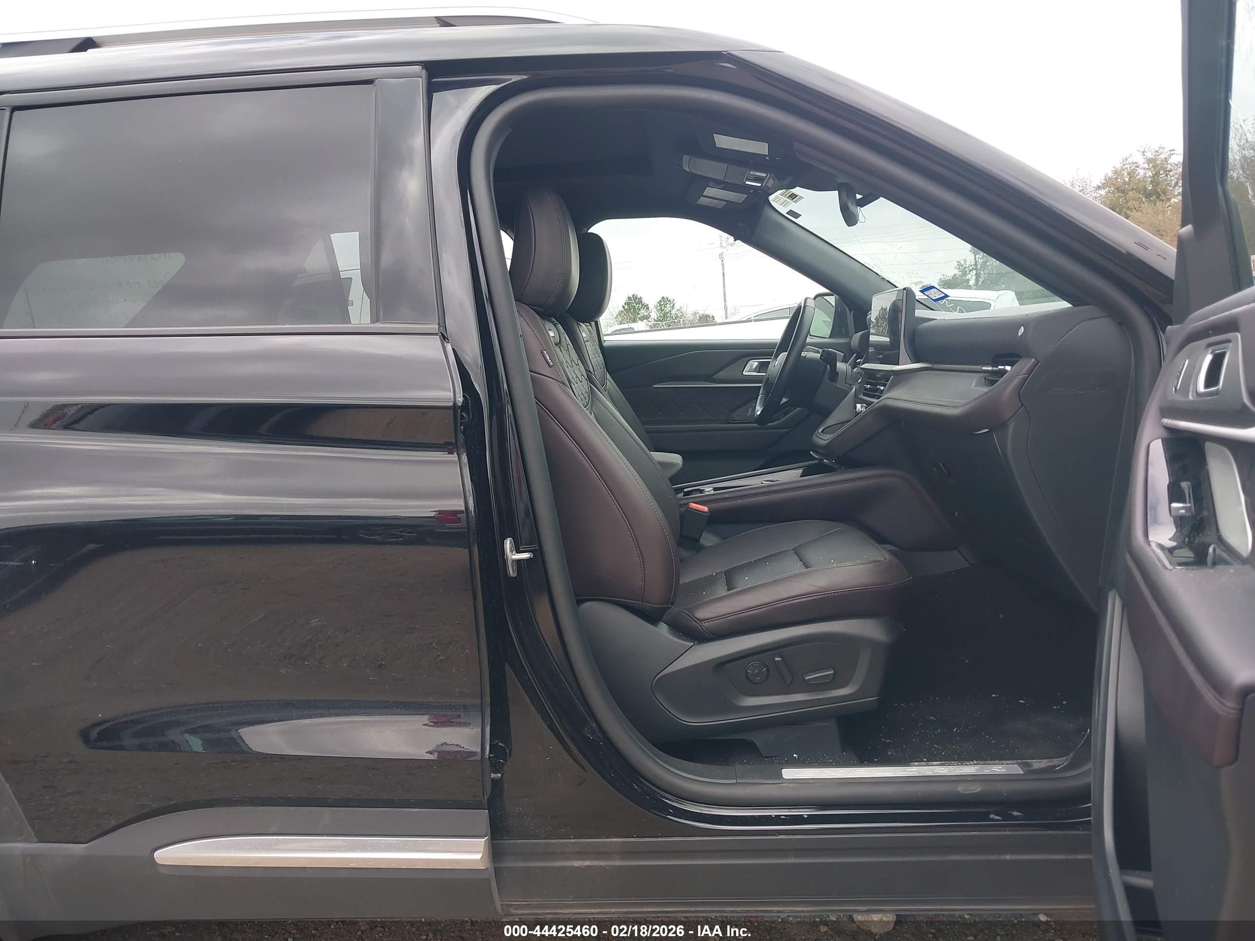FORD EXPLORER image 5