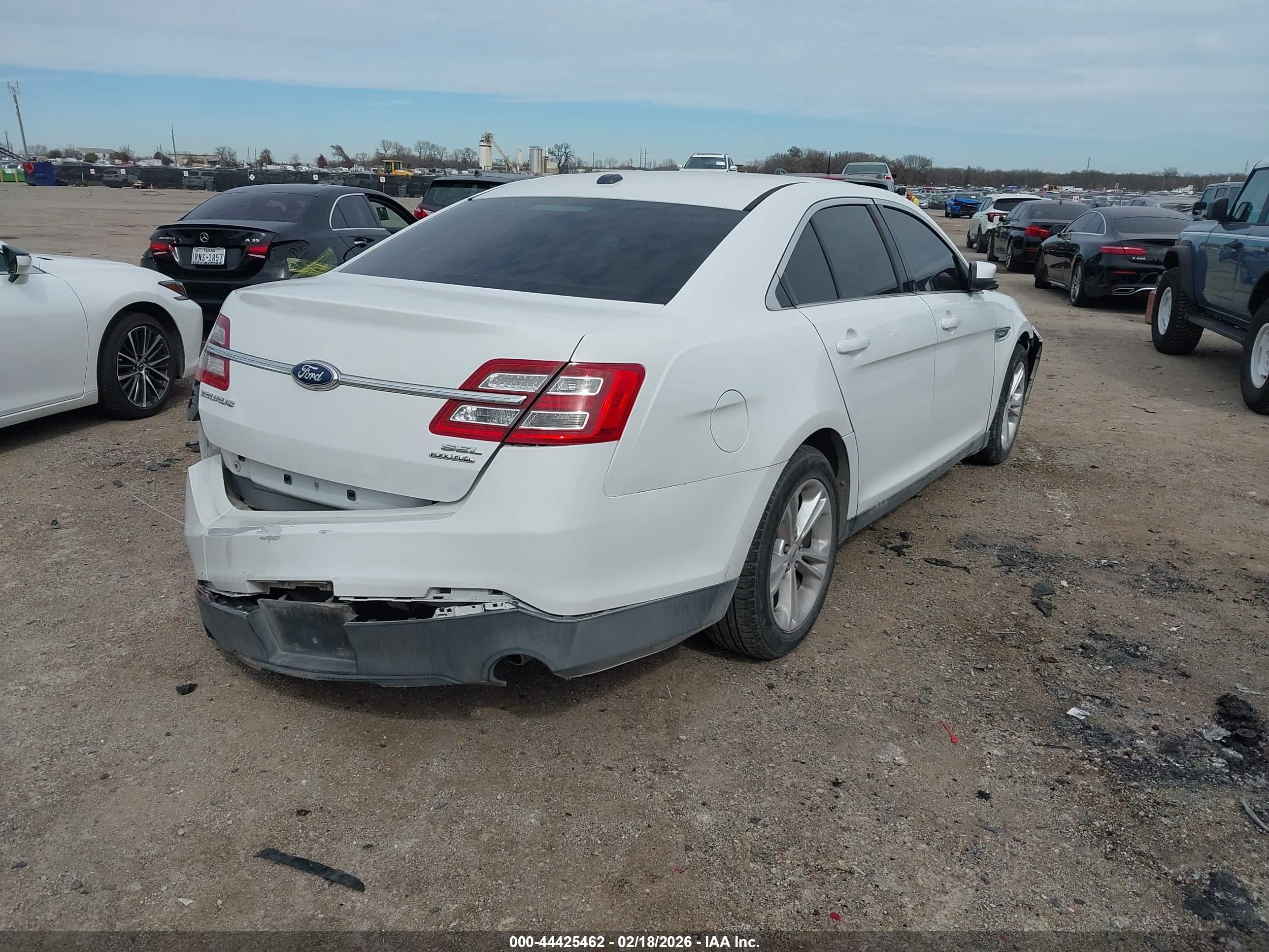 FORD TAURUS image 4