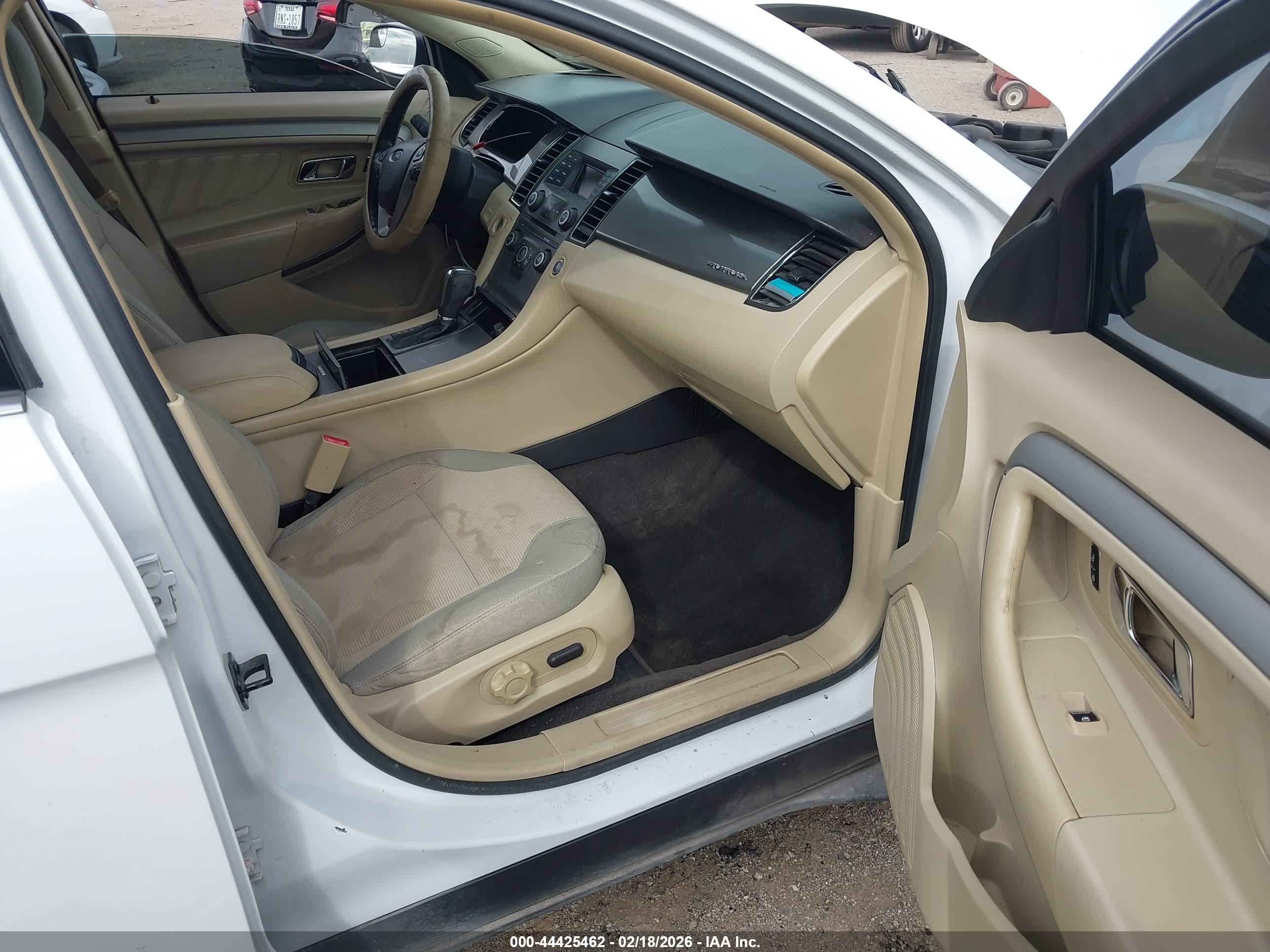 FORD TAURUS image 5