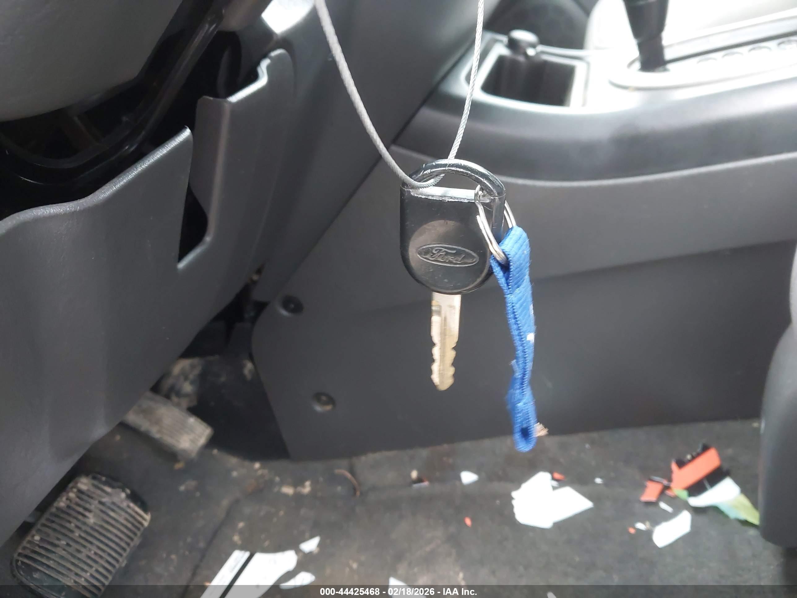 FORD ESCAPE image 11