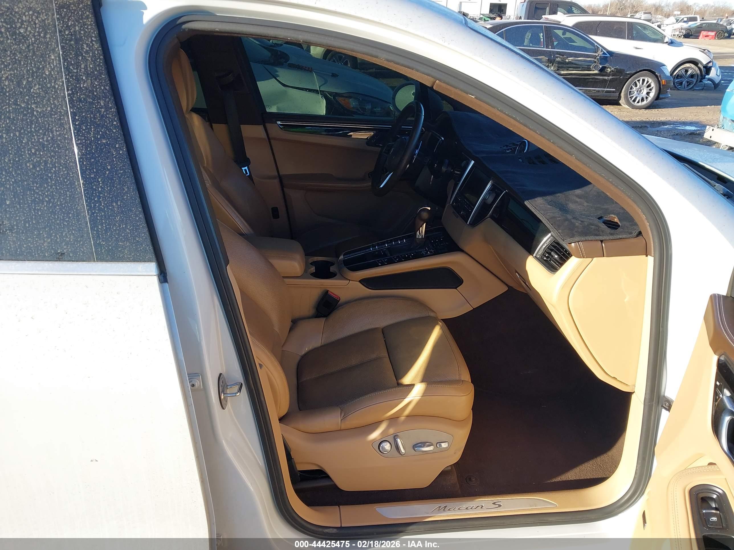 PORSCHE MACAN image 5