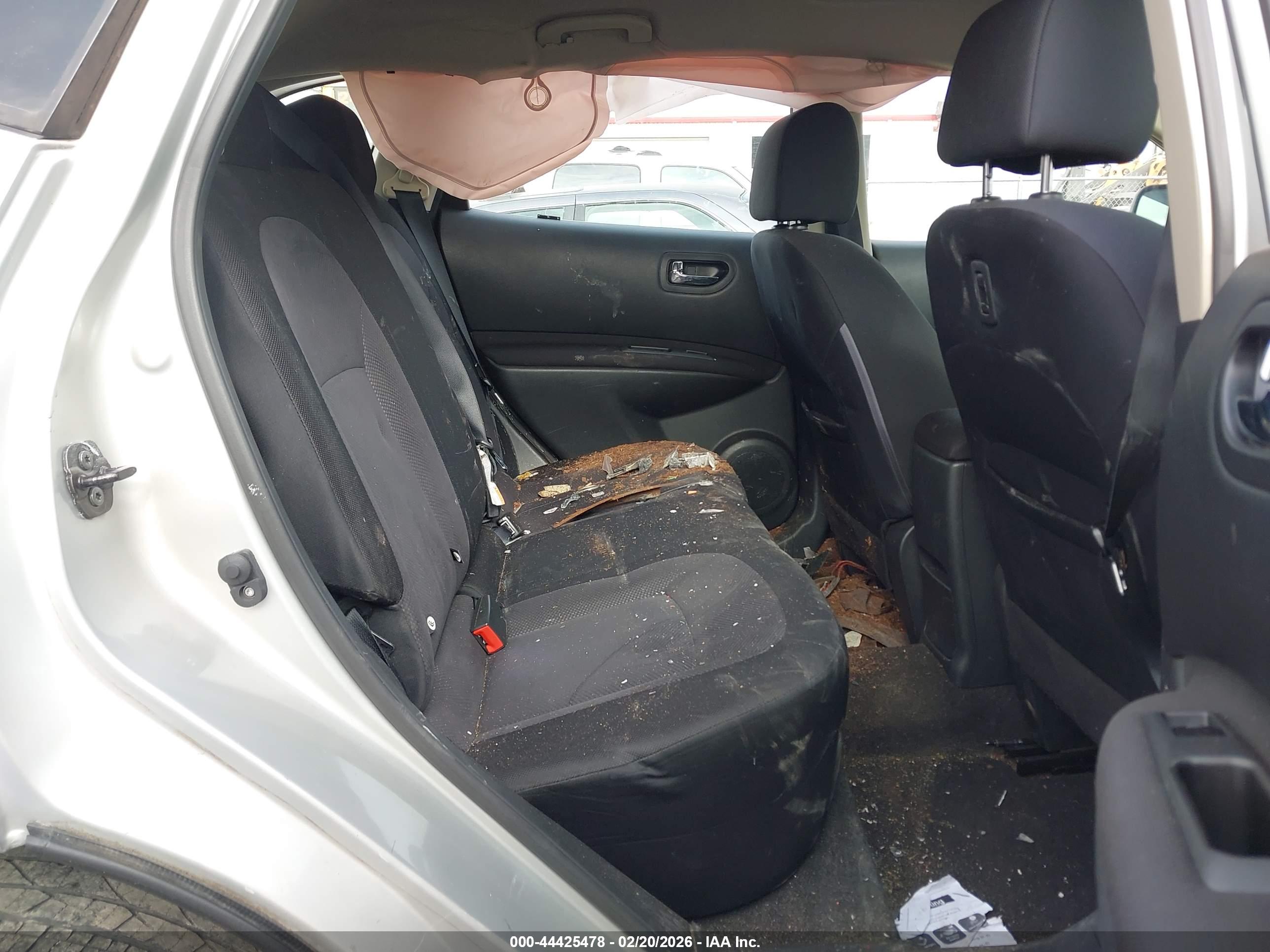 NISSAN ROGUE image 8