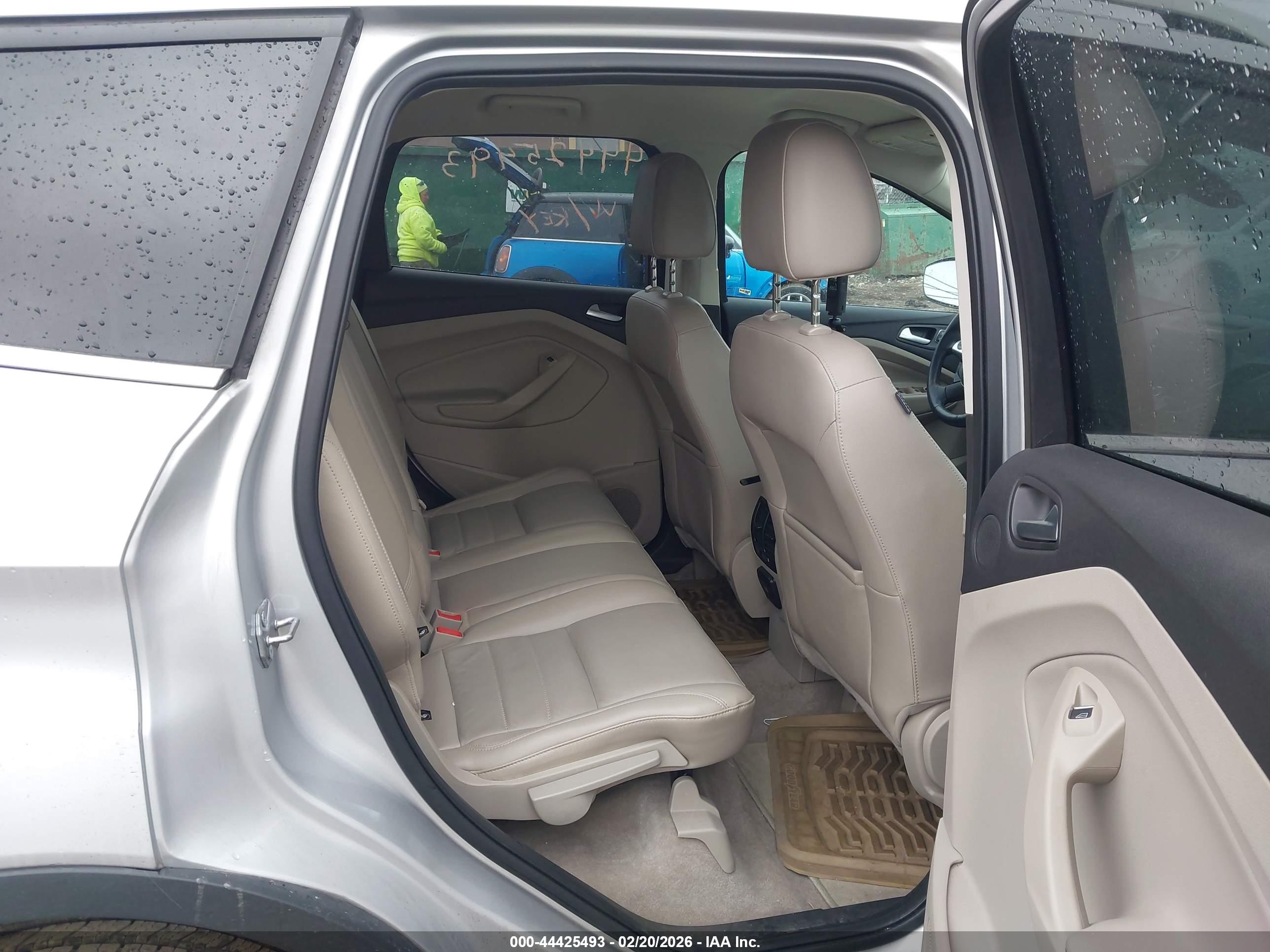 FORD ESCAPE image 8