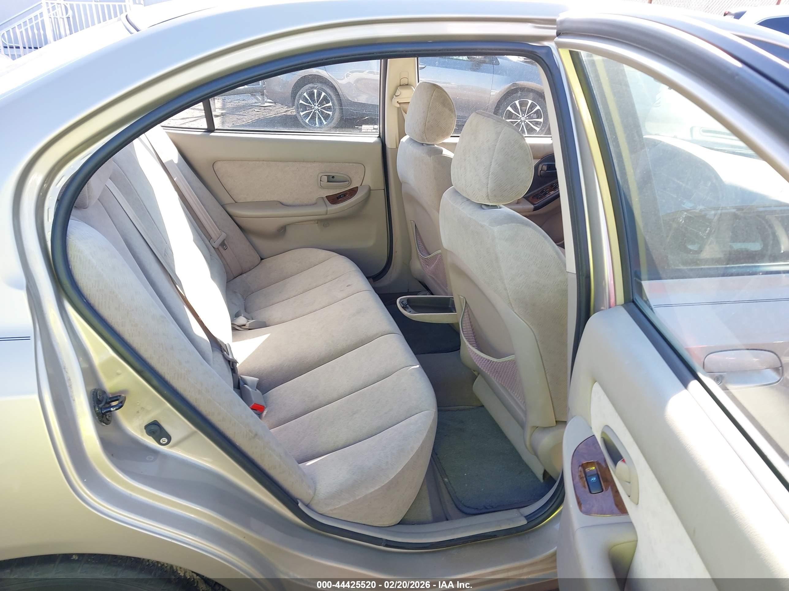 HYUNDAI ELANTRA image 8