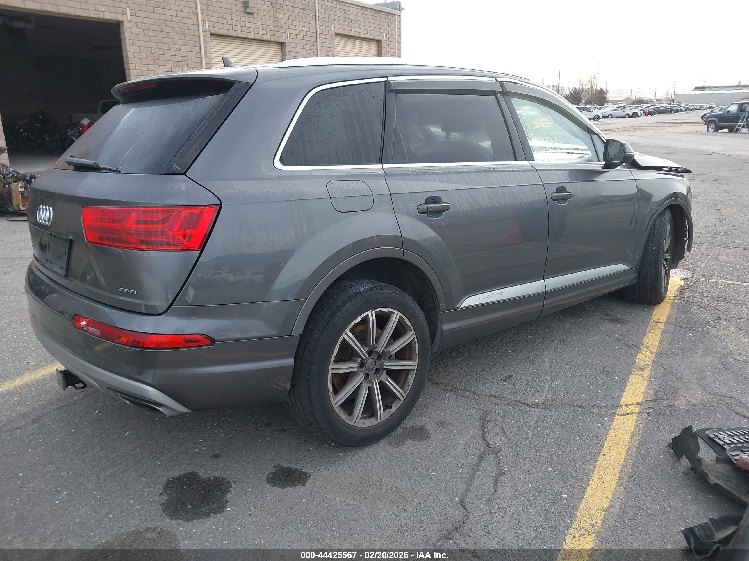 AUDI Q7 image 4