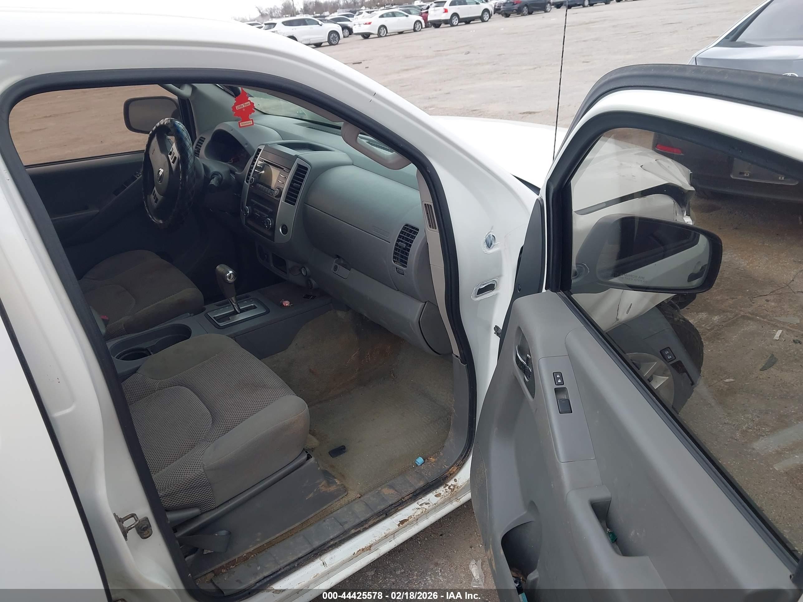 NISSAN FRONTIER image 5