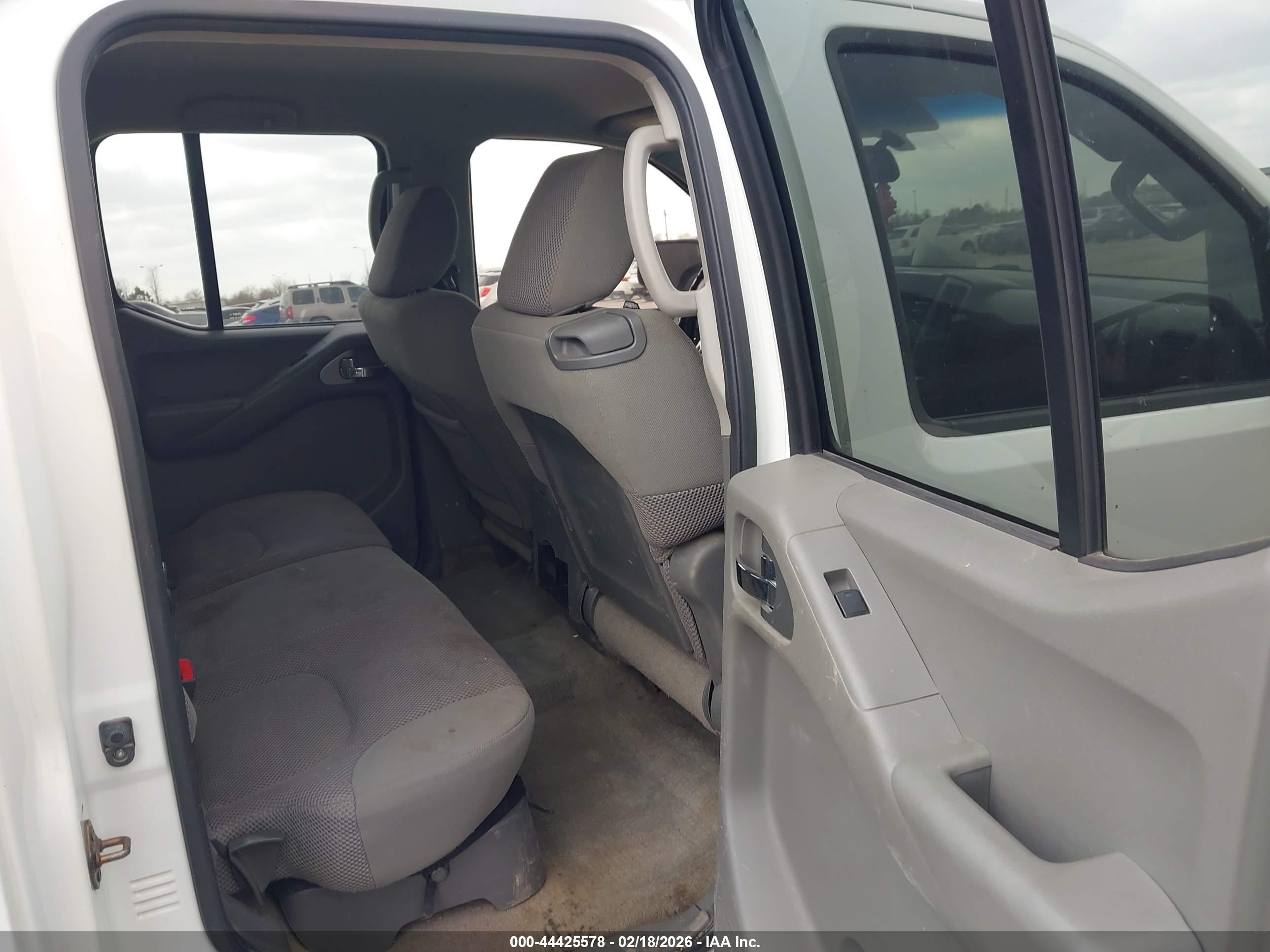 NISSAN FRONTIER image 8