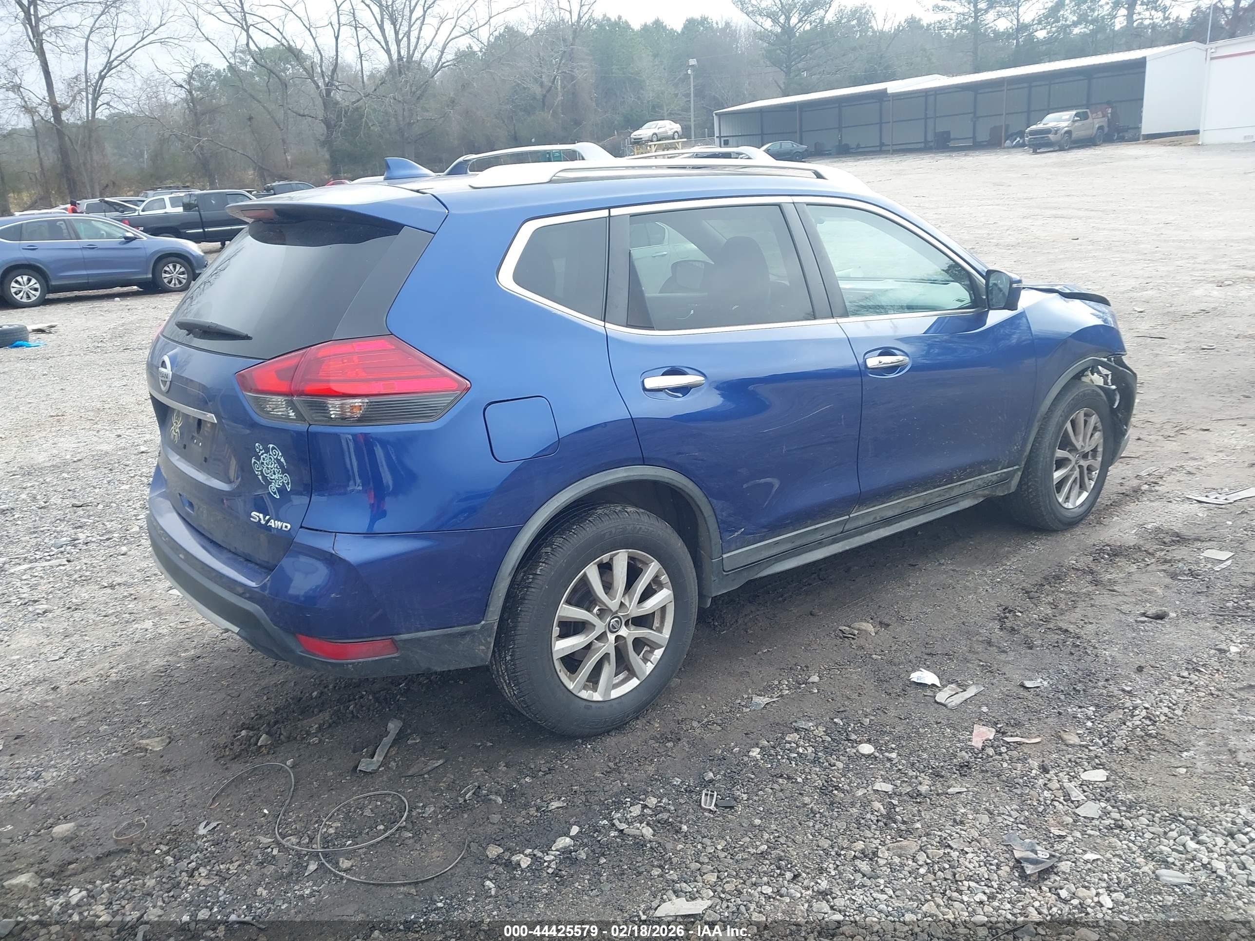 NISSAN ROGUE image 4